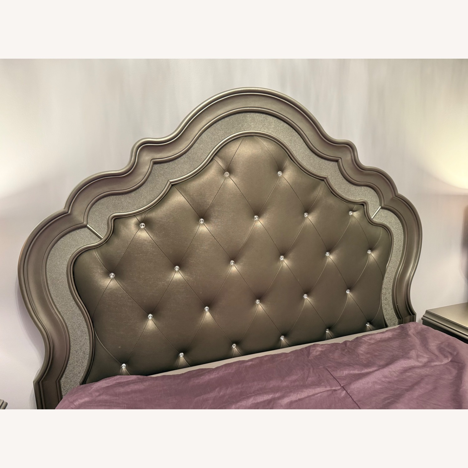 Havertys Brigitte Silver Queen Bed - image-3