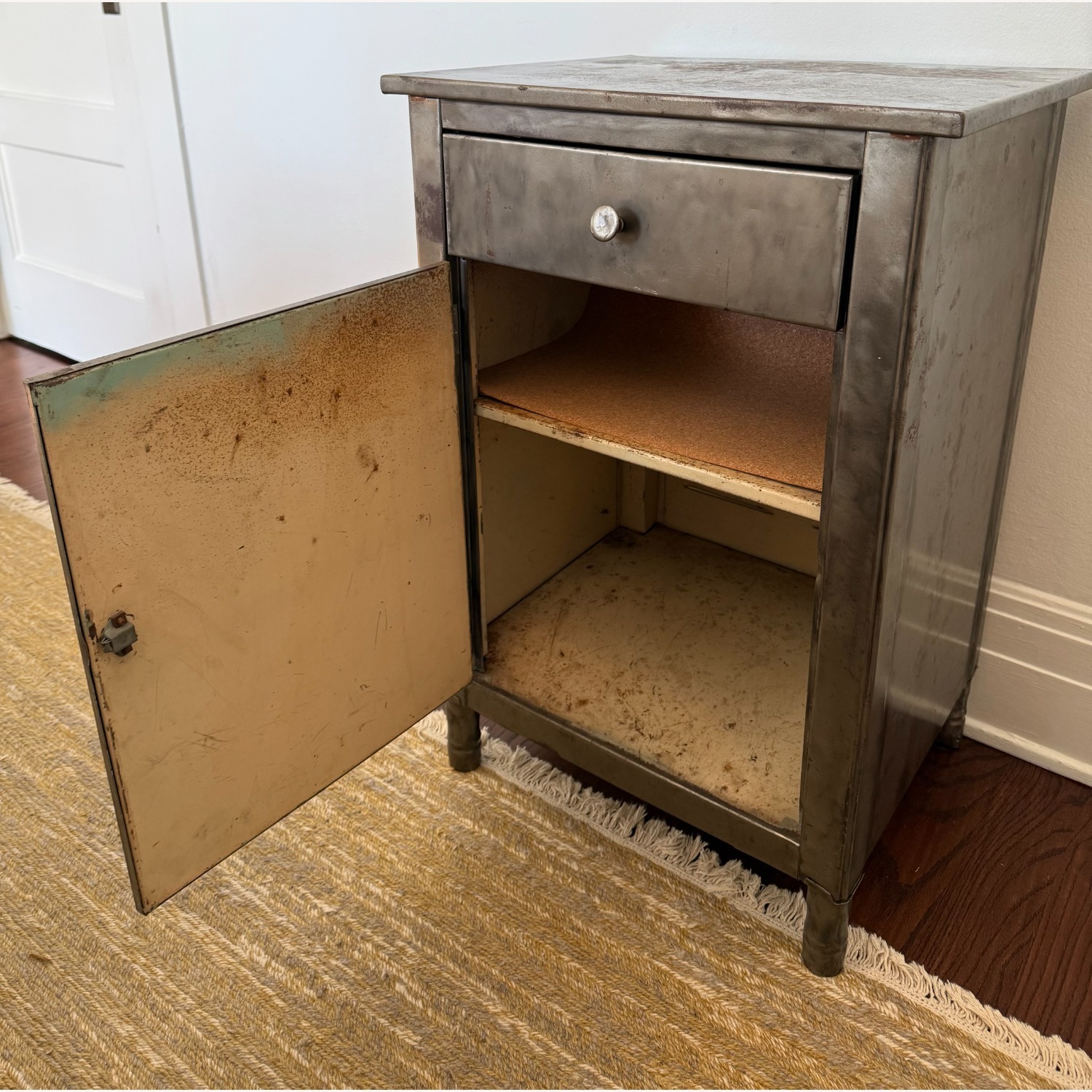 Rare Vintage Doehler Metal Nightstands - image-6