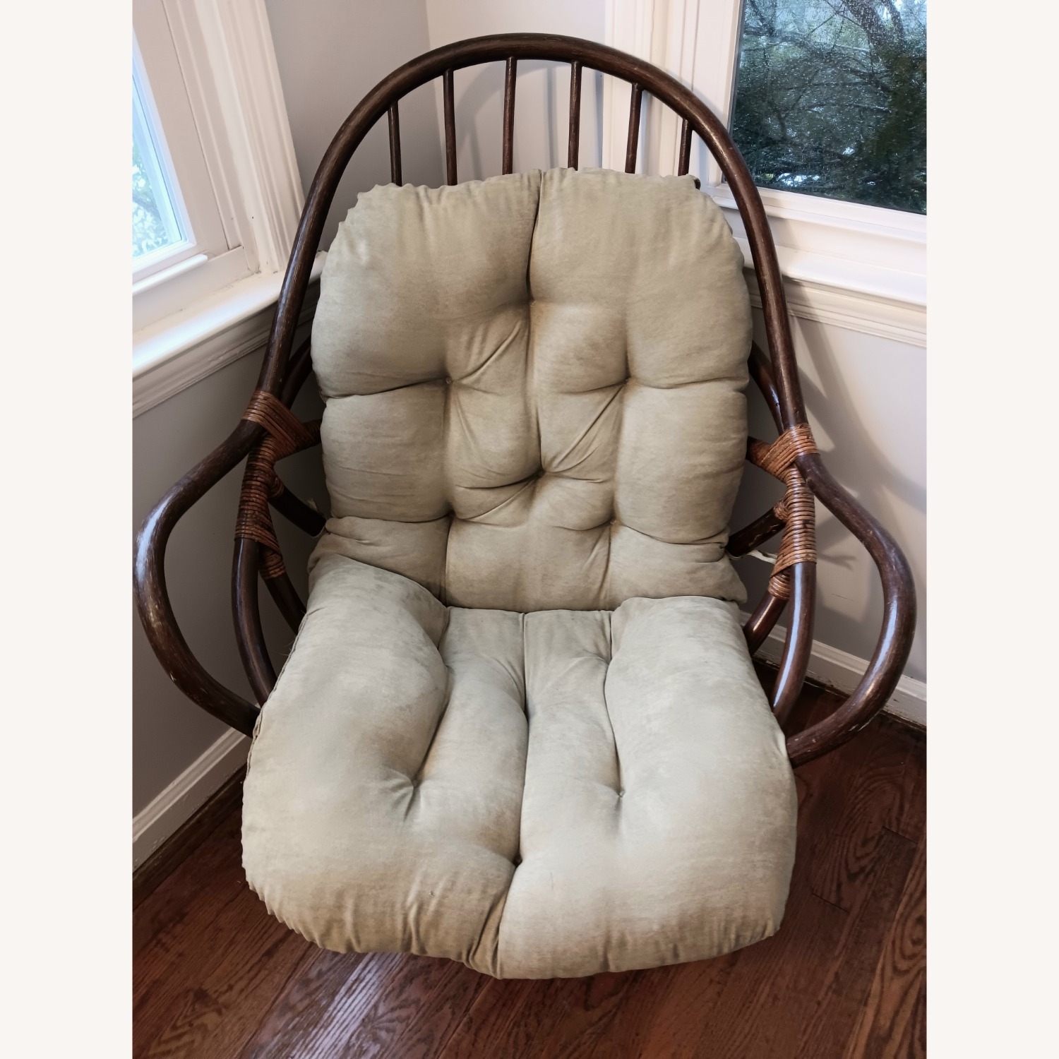 Vintage/Antique Accent Chair - image-1