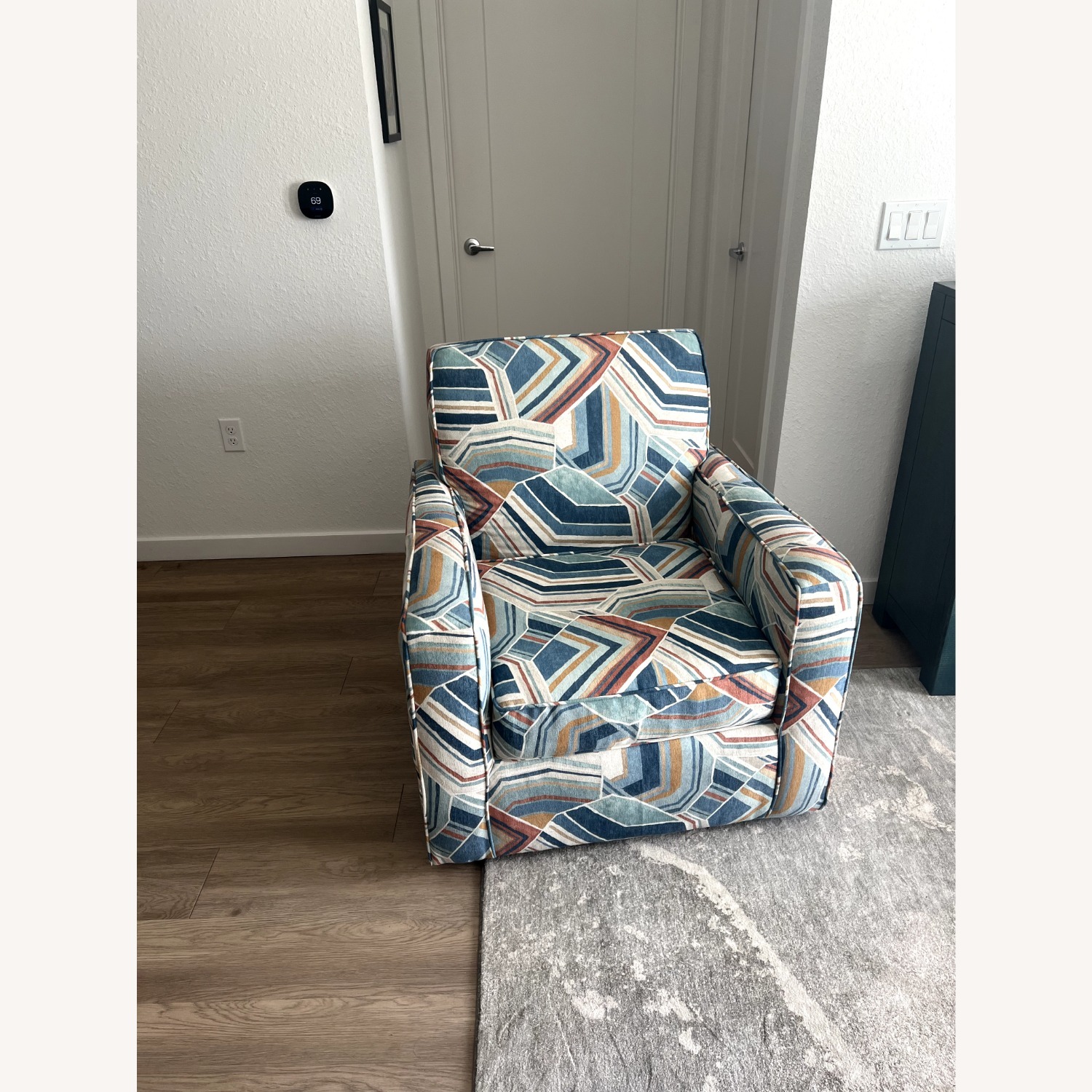 Rooms To Go Lennon Fabric Accent Chair - image-6