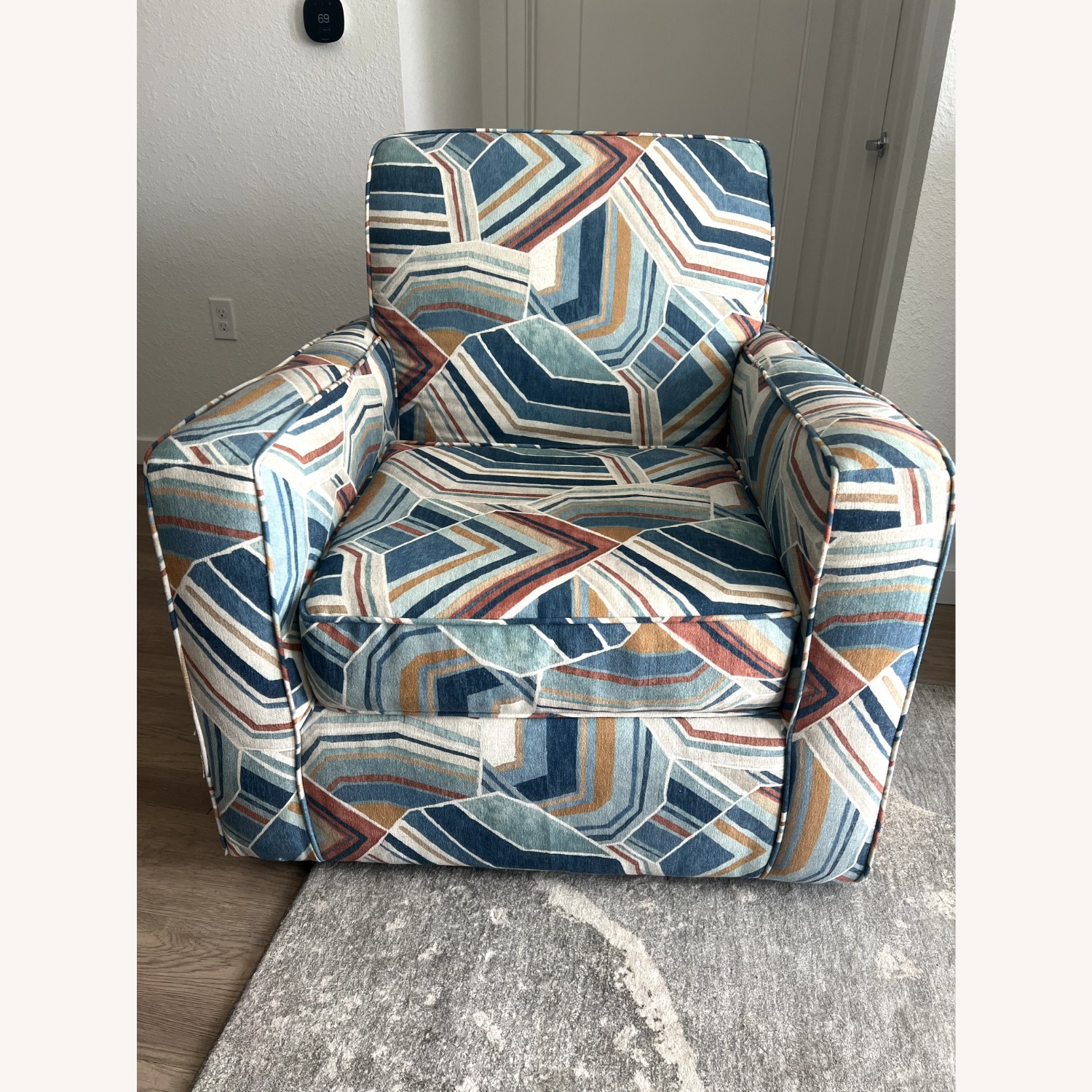 Rooms To Go Lennon Fabric Accent Chair - image-5