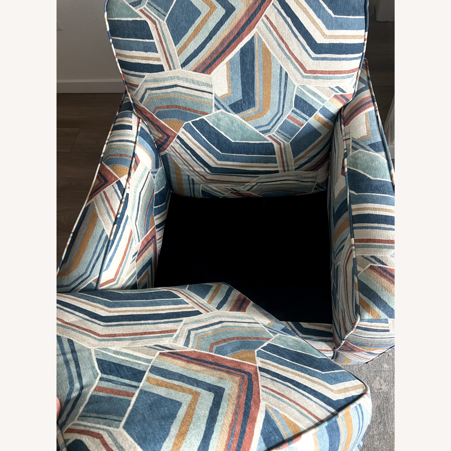 Rooms To Go Lennon Fabric Accent Chair - image-7