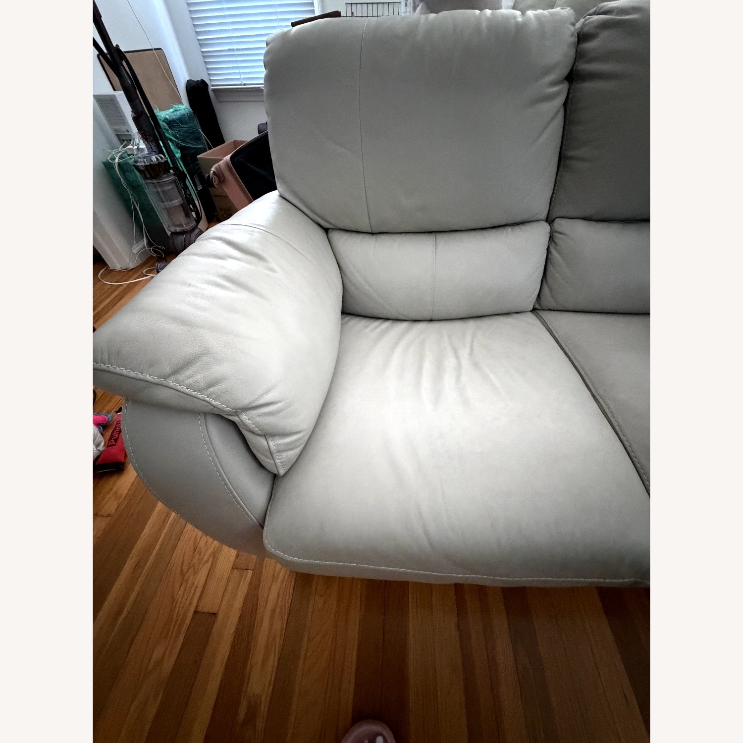 Raymour & Flanigan White Leather 3+ Seater Sofa - image-2