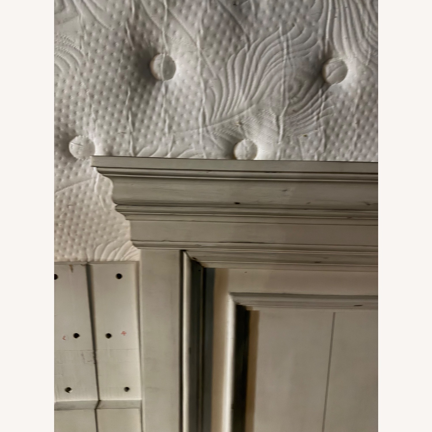 Ashley Furniture Kanwyn White Queen Bed - image-3