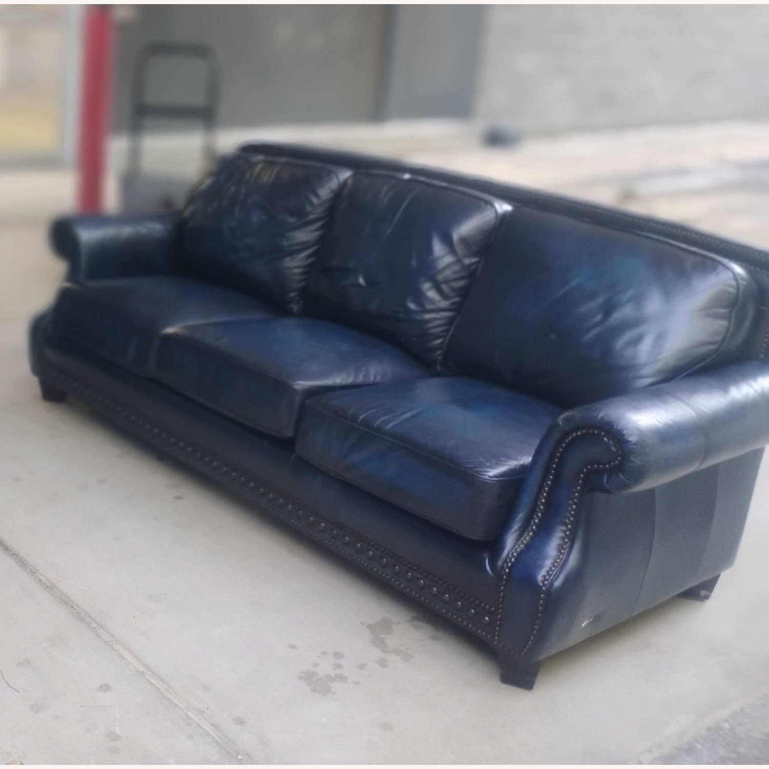 Rooms To Go Calvano Cindy Crawford Sofa Bed - image-2