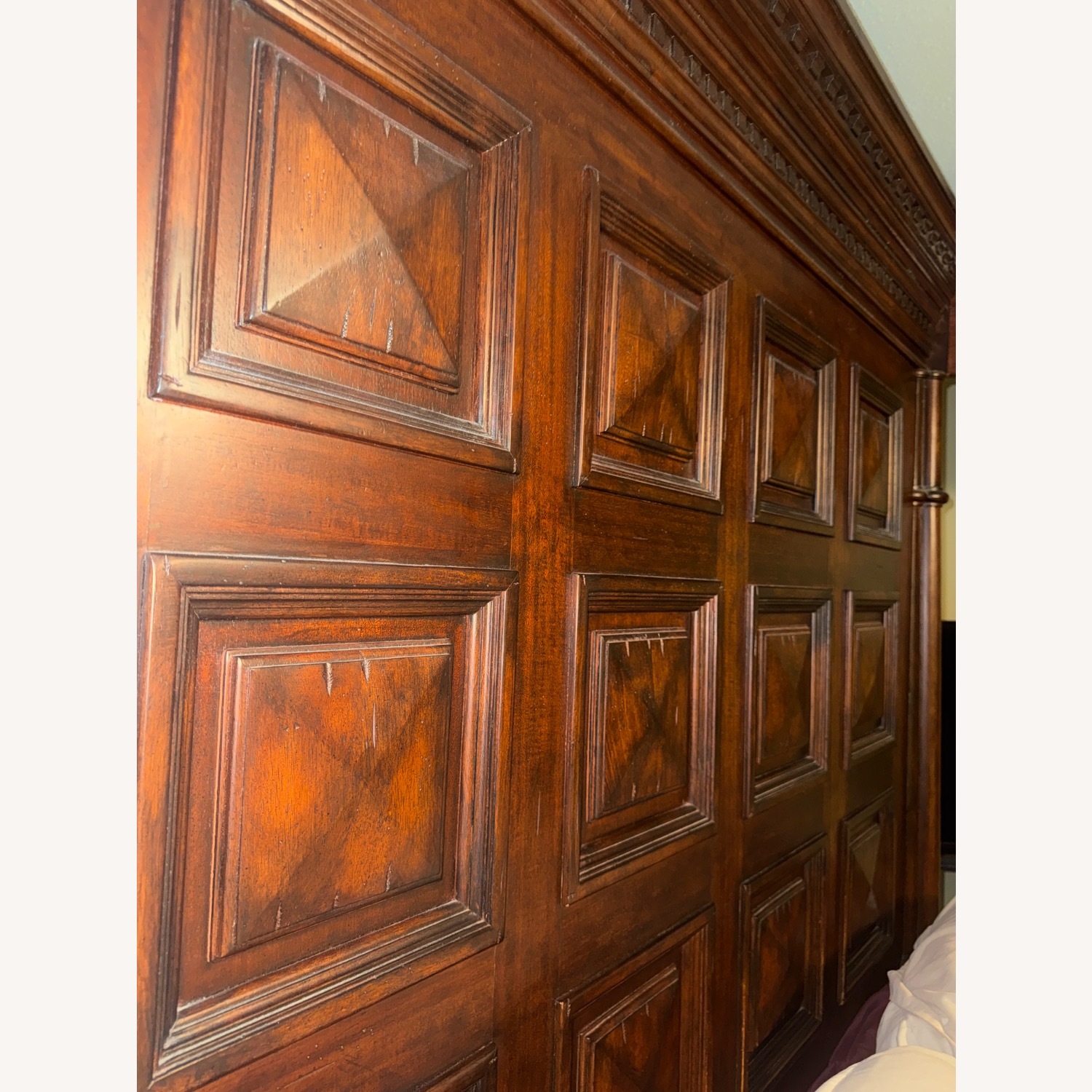 Traditional Chippendale Queen Bed - image-5