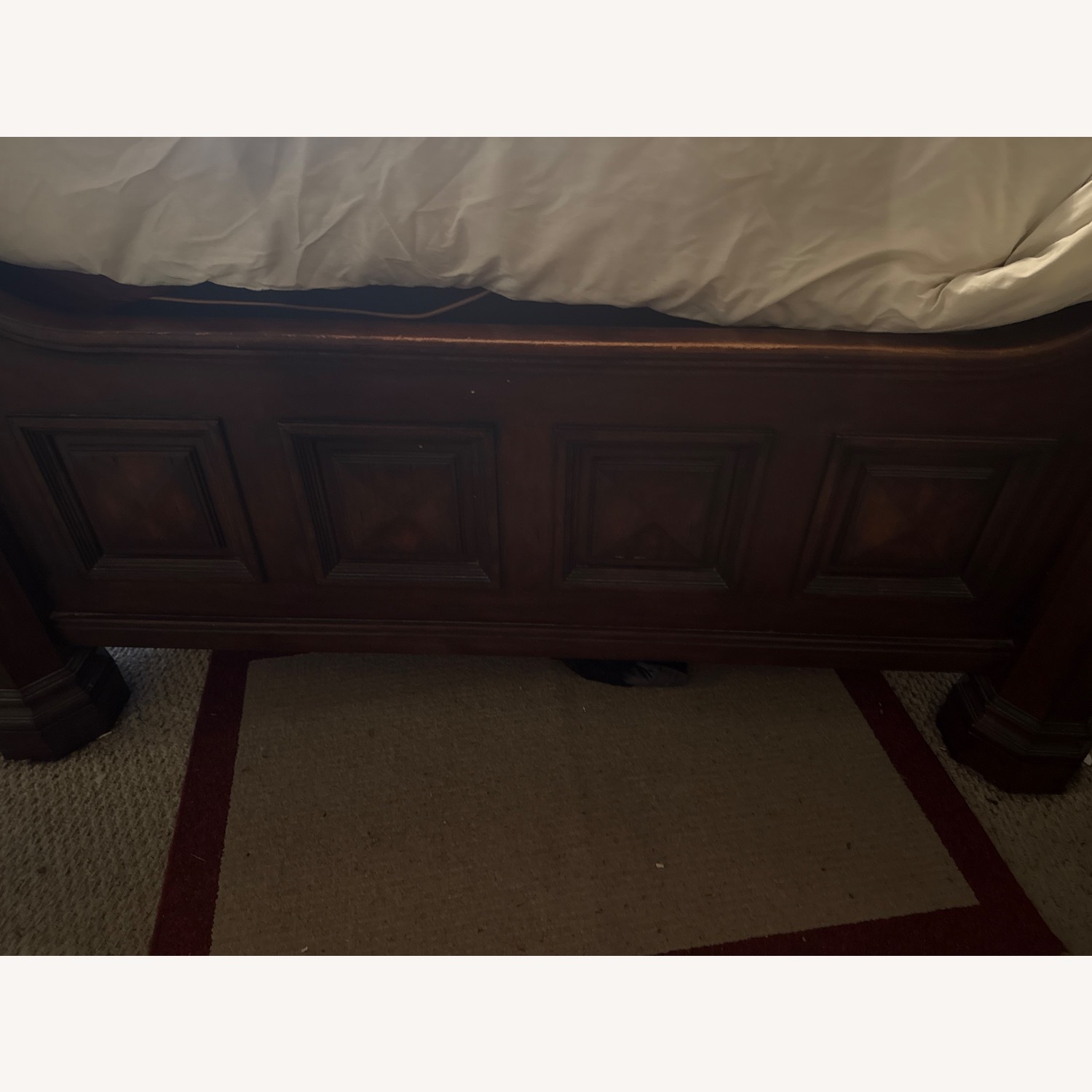Traditional Chippendale Queen Bed - image-4