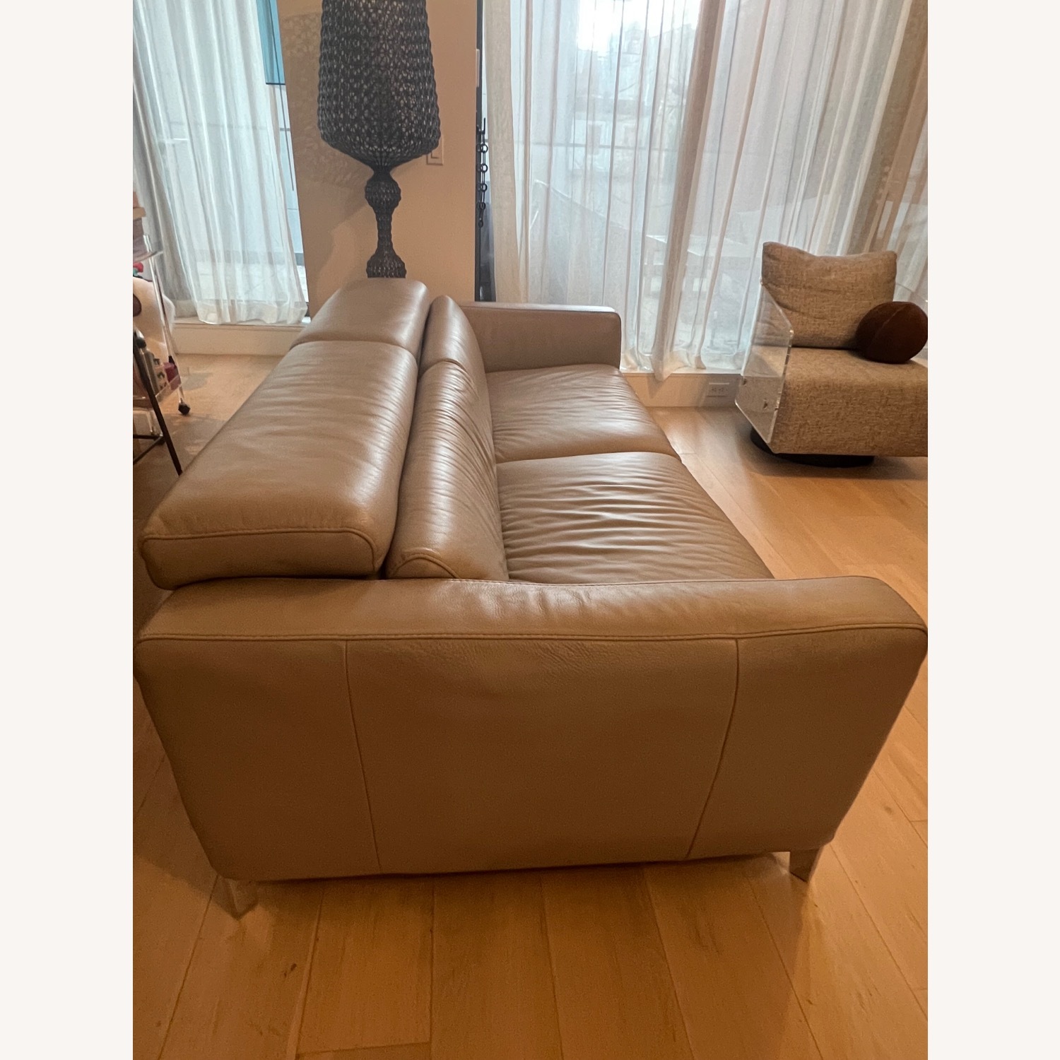 Natuzzi Light Gray Leather 3+ Seater Sofa - image-9