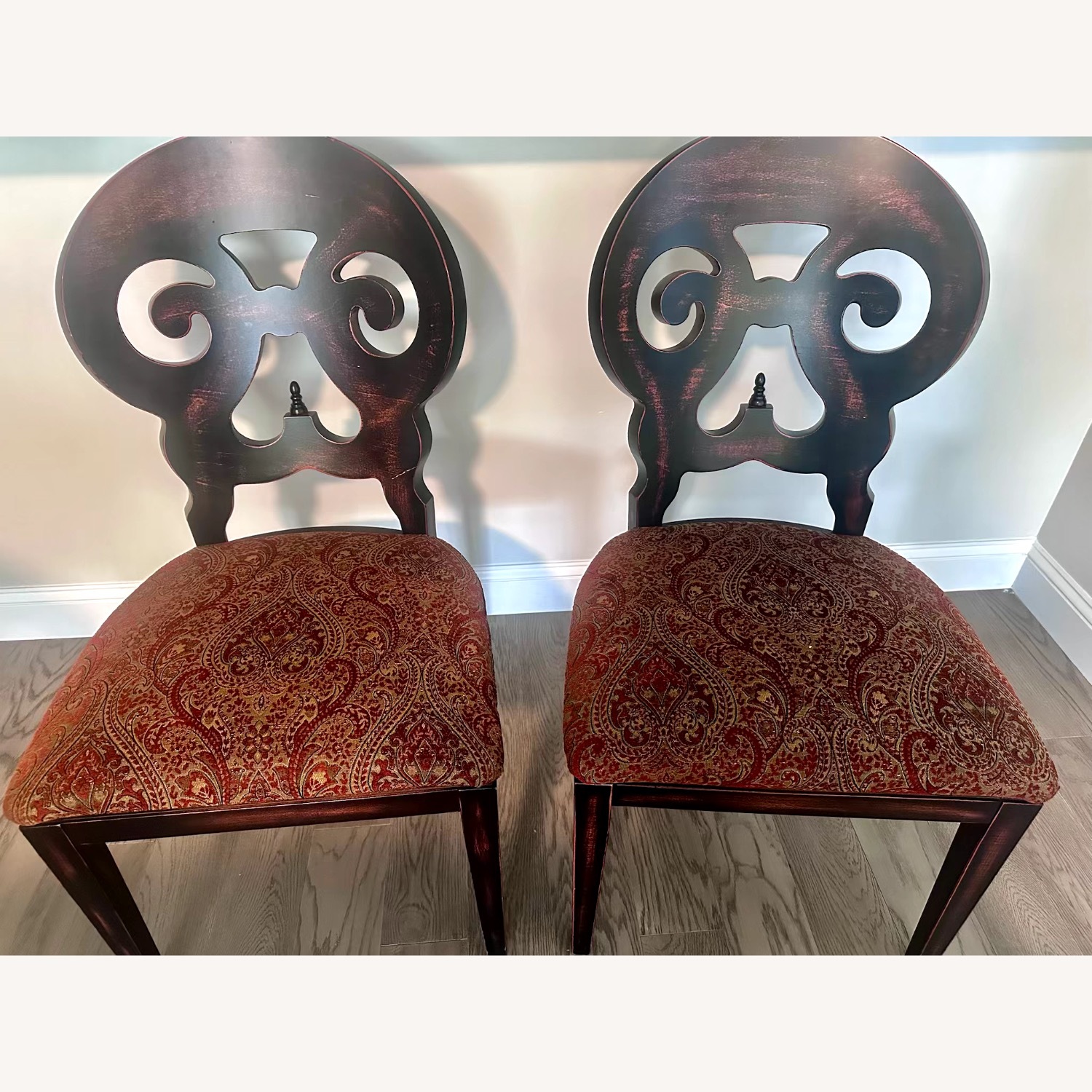 8 Art Aesigned Dining Chairs - image-1