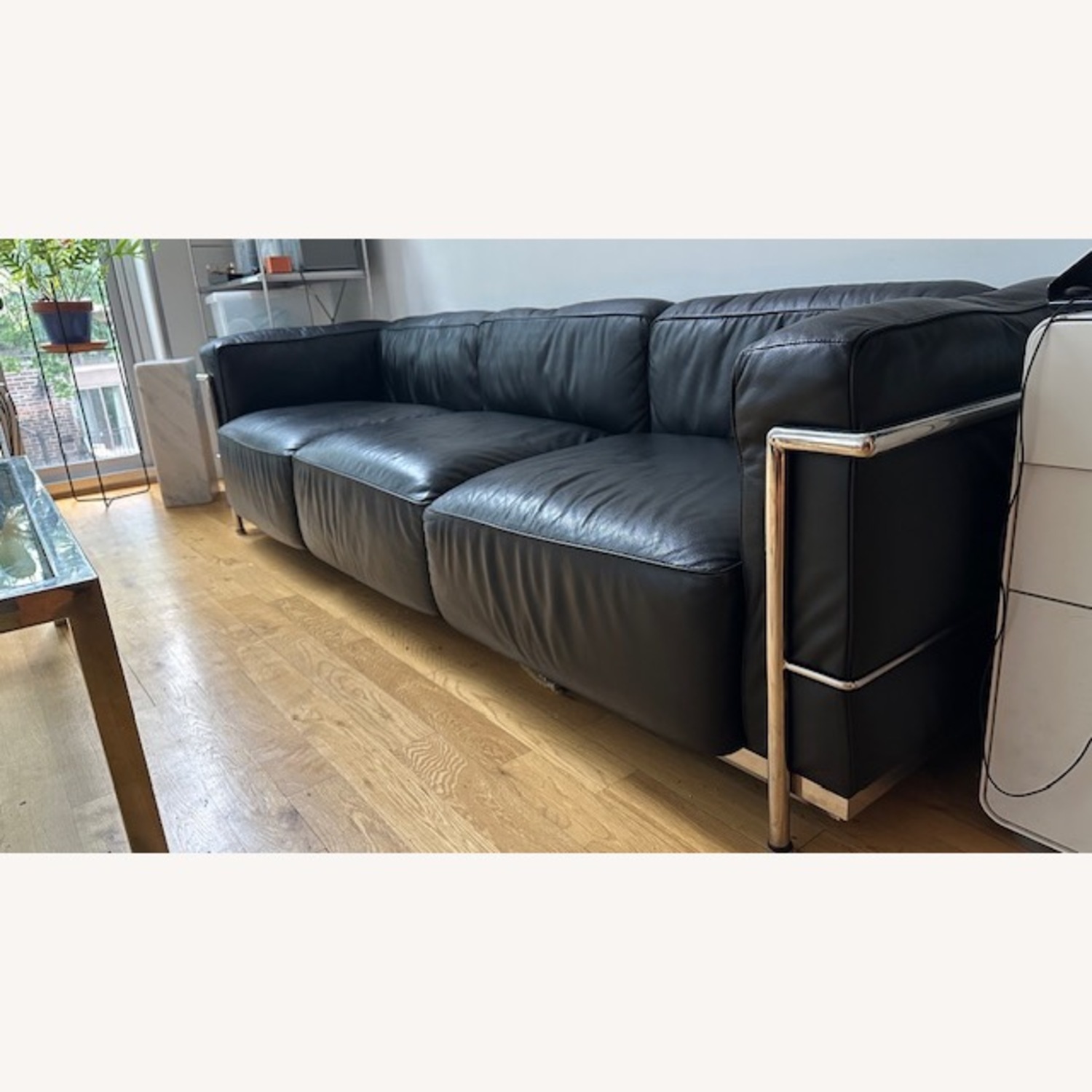 Le Corbusier LC2 Black Leather Sofa - image-4