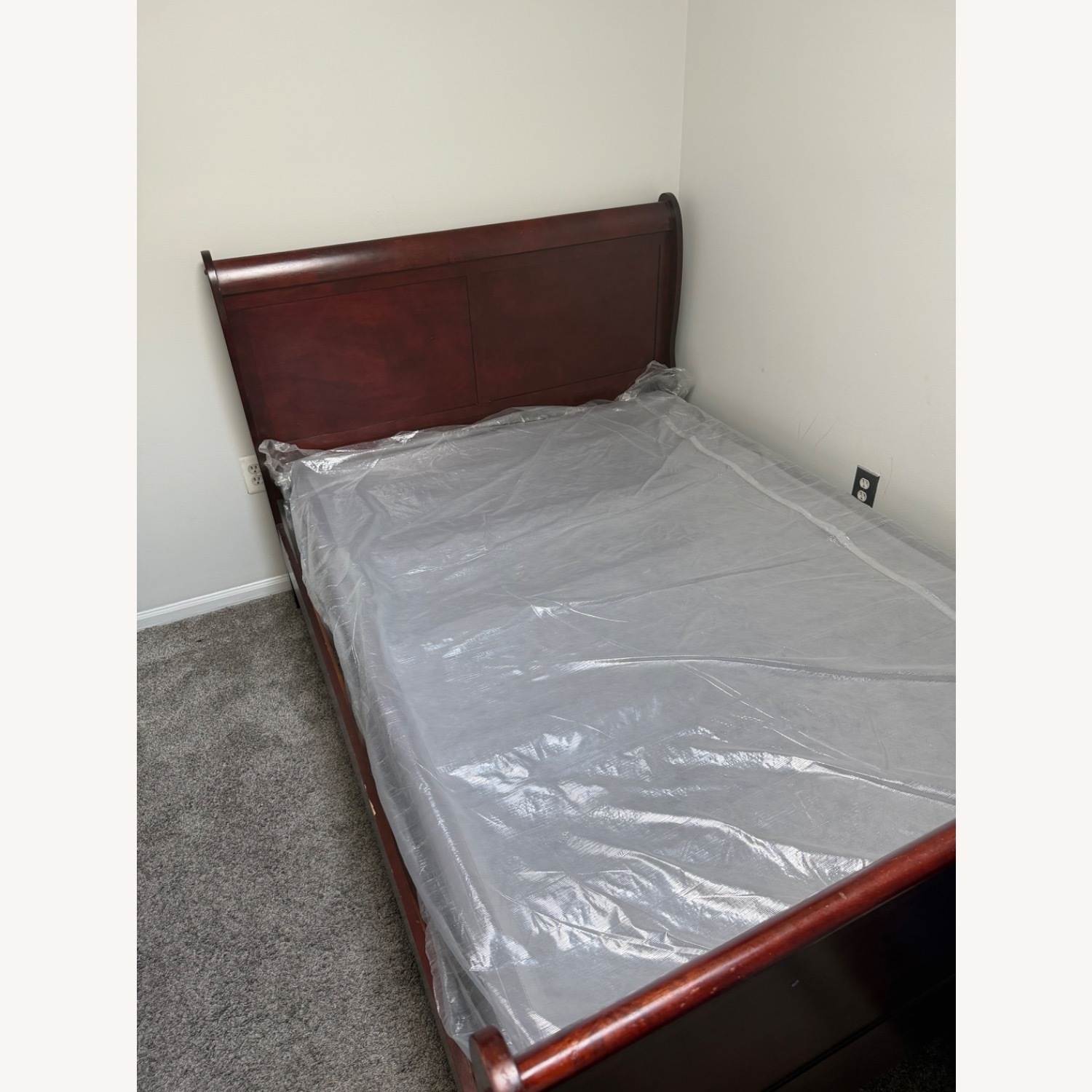 Ashley Furniture Traditional Full Size Bed  - image-4