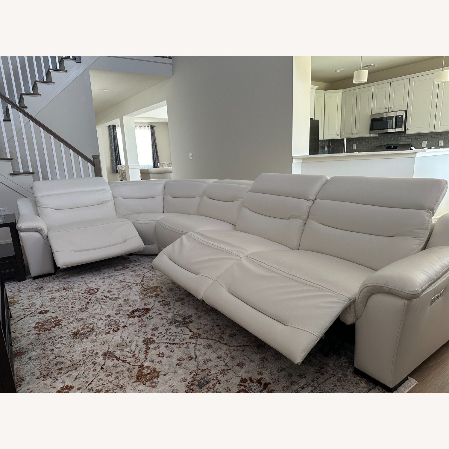 Rooms To Go Gallia White Leather 5 Pc Dual Power Reclining Sectional - image-2