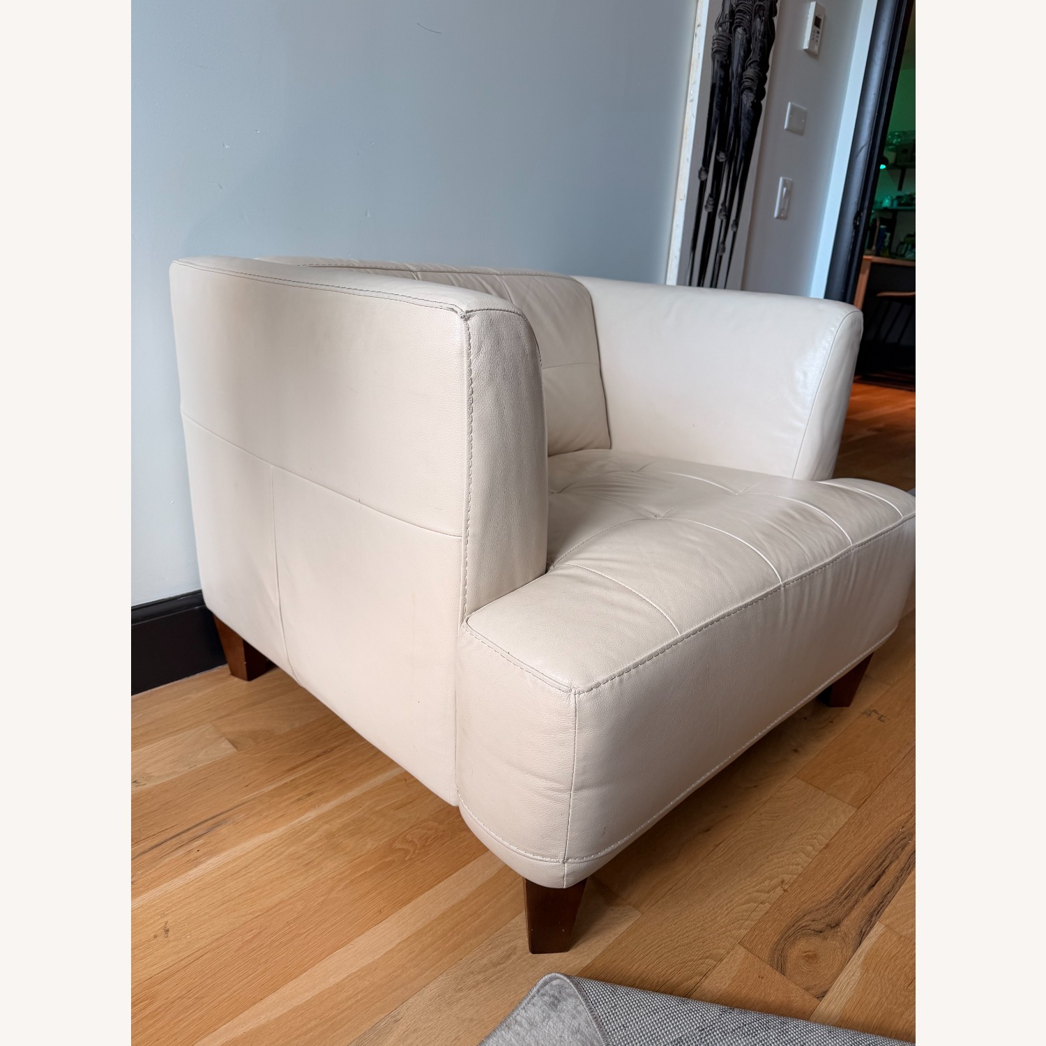 Chateau D'ax White Leather Lounge Chair - image-3
