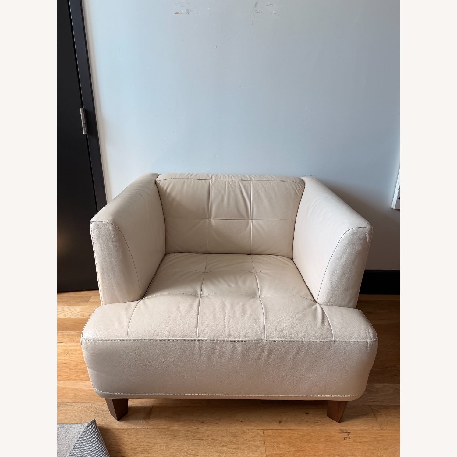Chateau D'ax White Leather Lounge Chair - image-1
