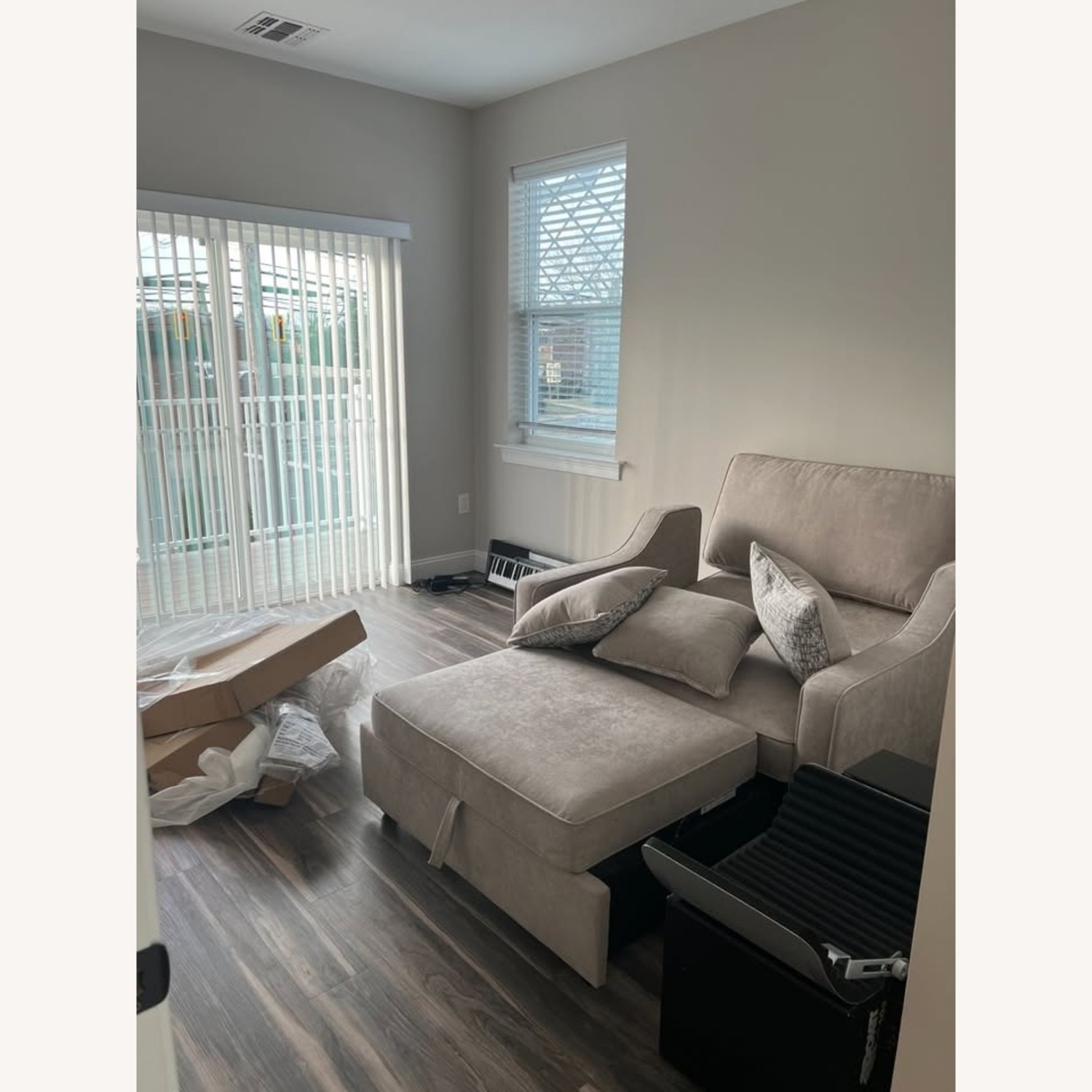 Bob's Discount Furniture Sleeper Sofa - image-2