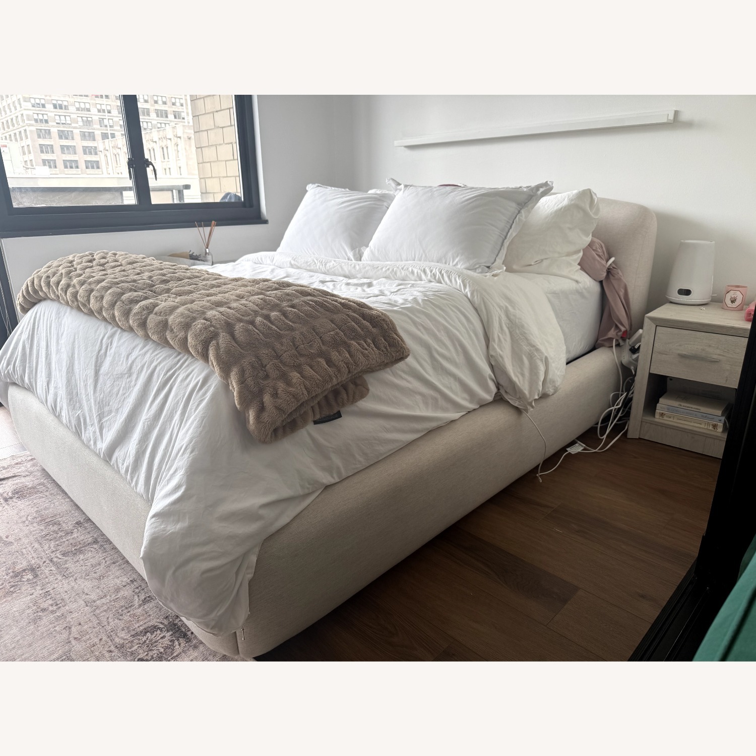 Soft Frame Full Bed With Storage - image-2