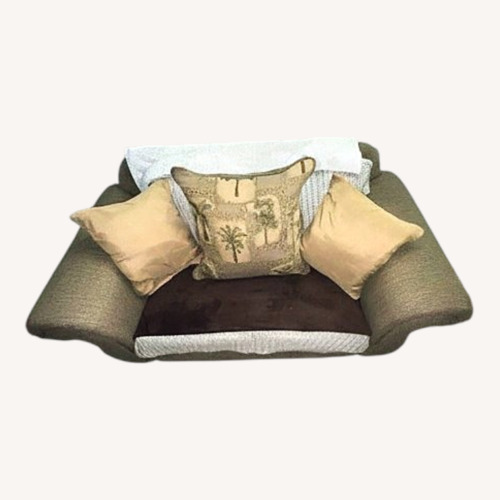 Used Broyhill Havana style loveseat  for sale on AptDeco