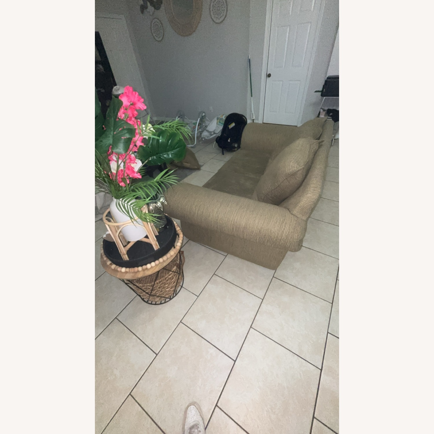 Broyhill Havana style loveseat  - image-3