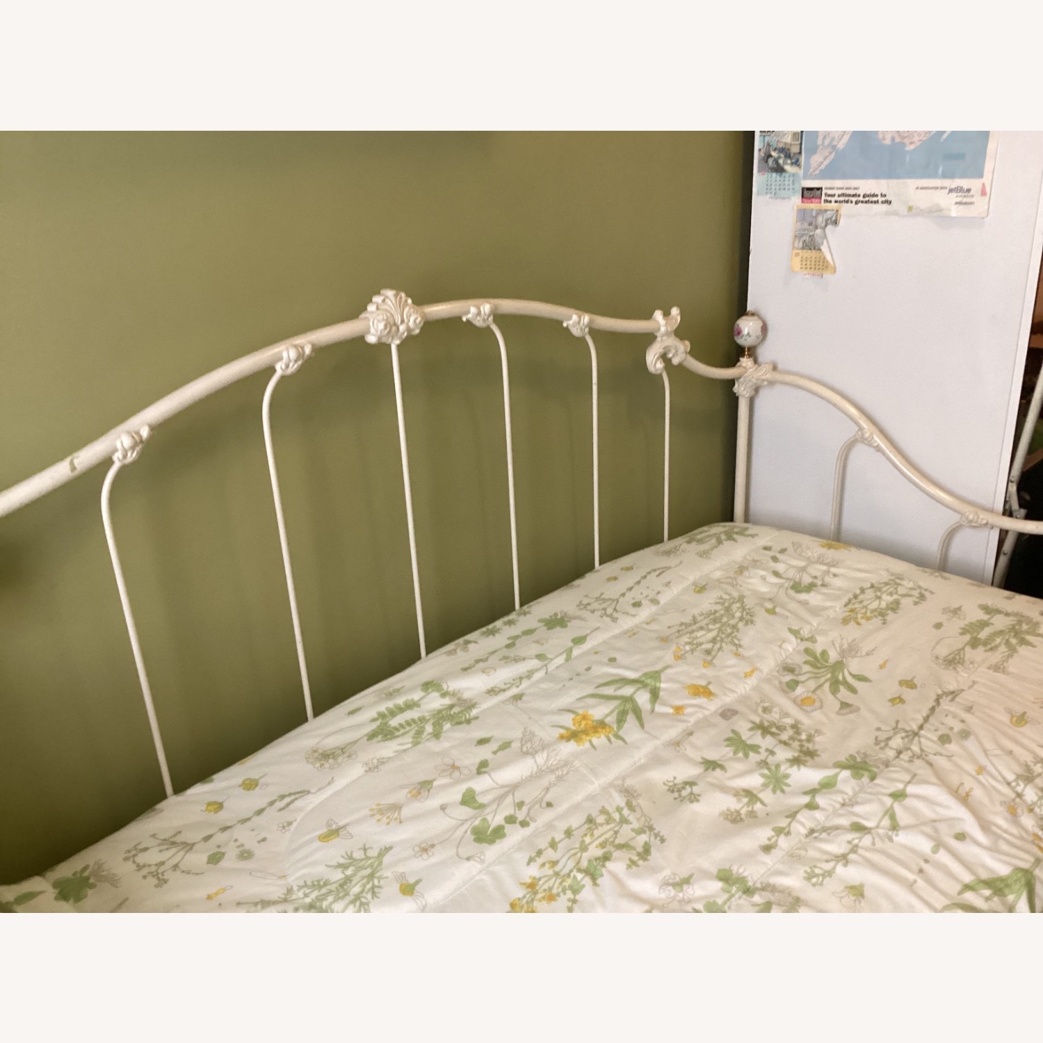 Vintage/Antique  White Daybed - image-2