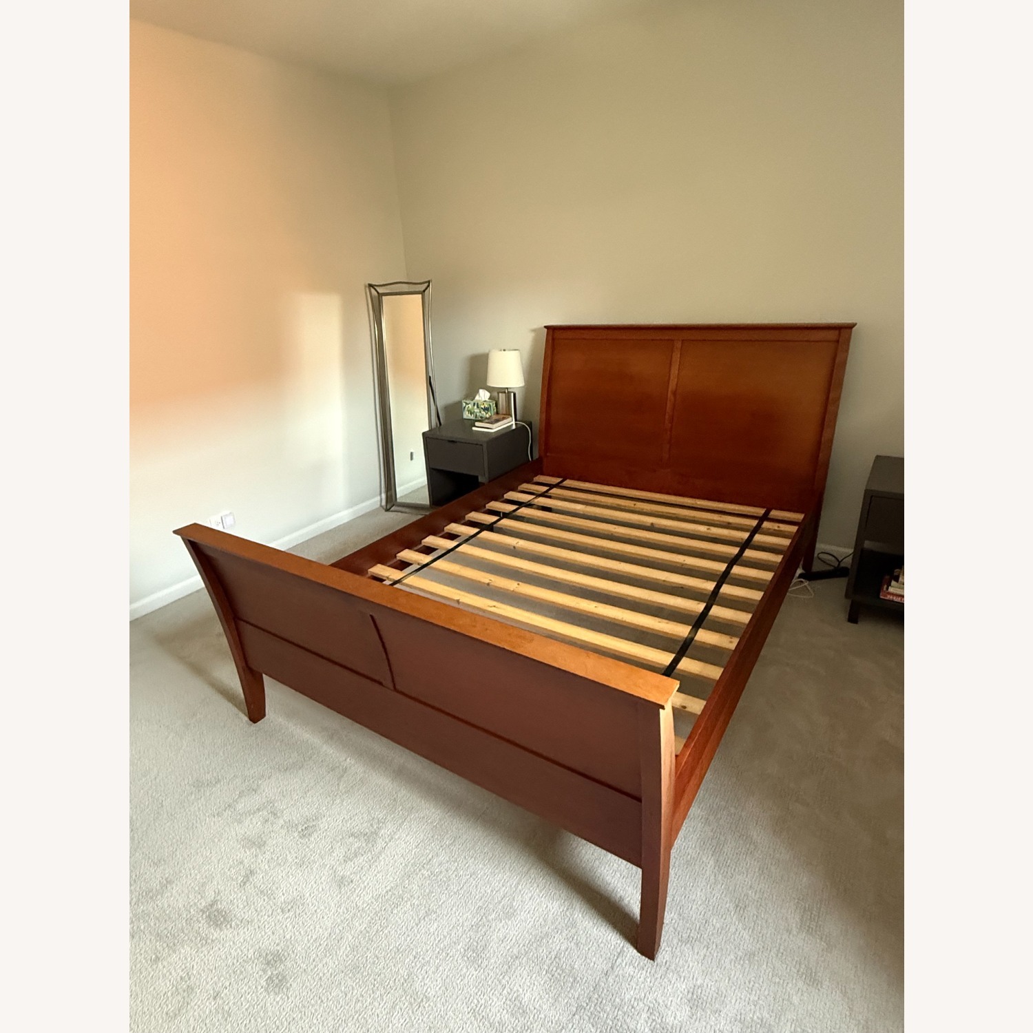 Room & Board Milagro Solid Wood Queen Sleigh Bed - image-8