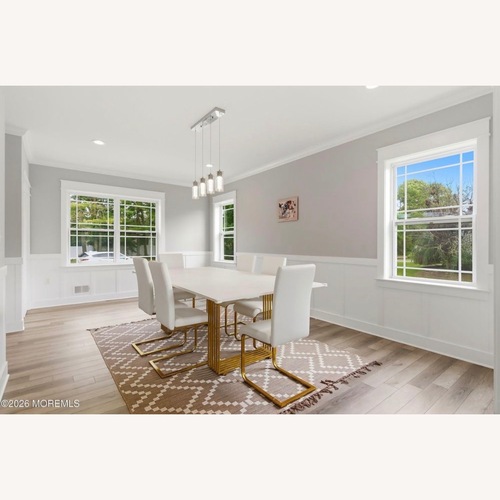Used White Dining Sets for sale on AptDeco
