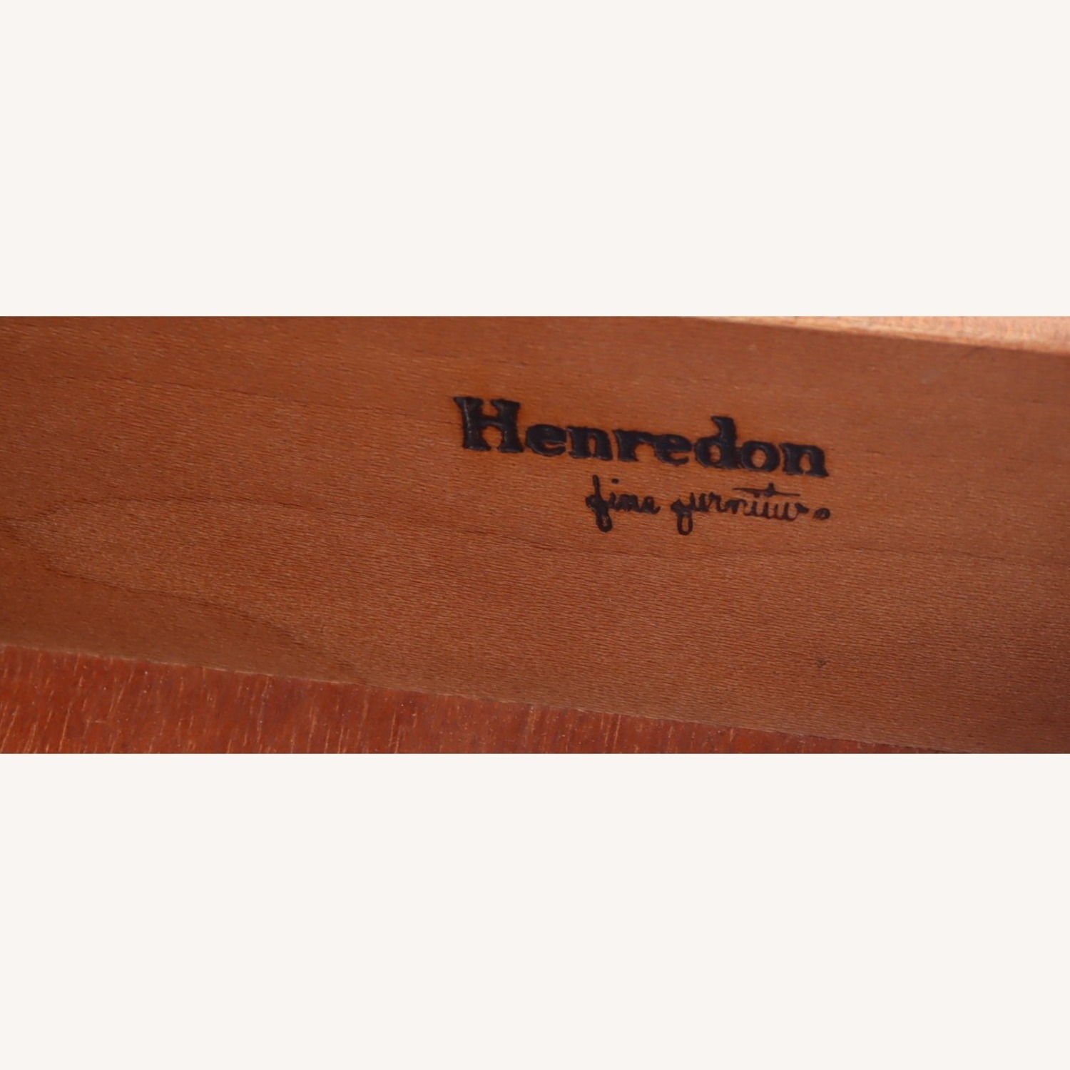 Henredon Furniture Medium-Size 6 Drawer Dresser - image-2