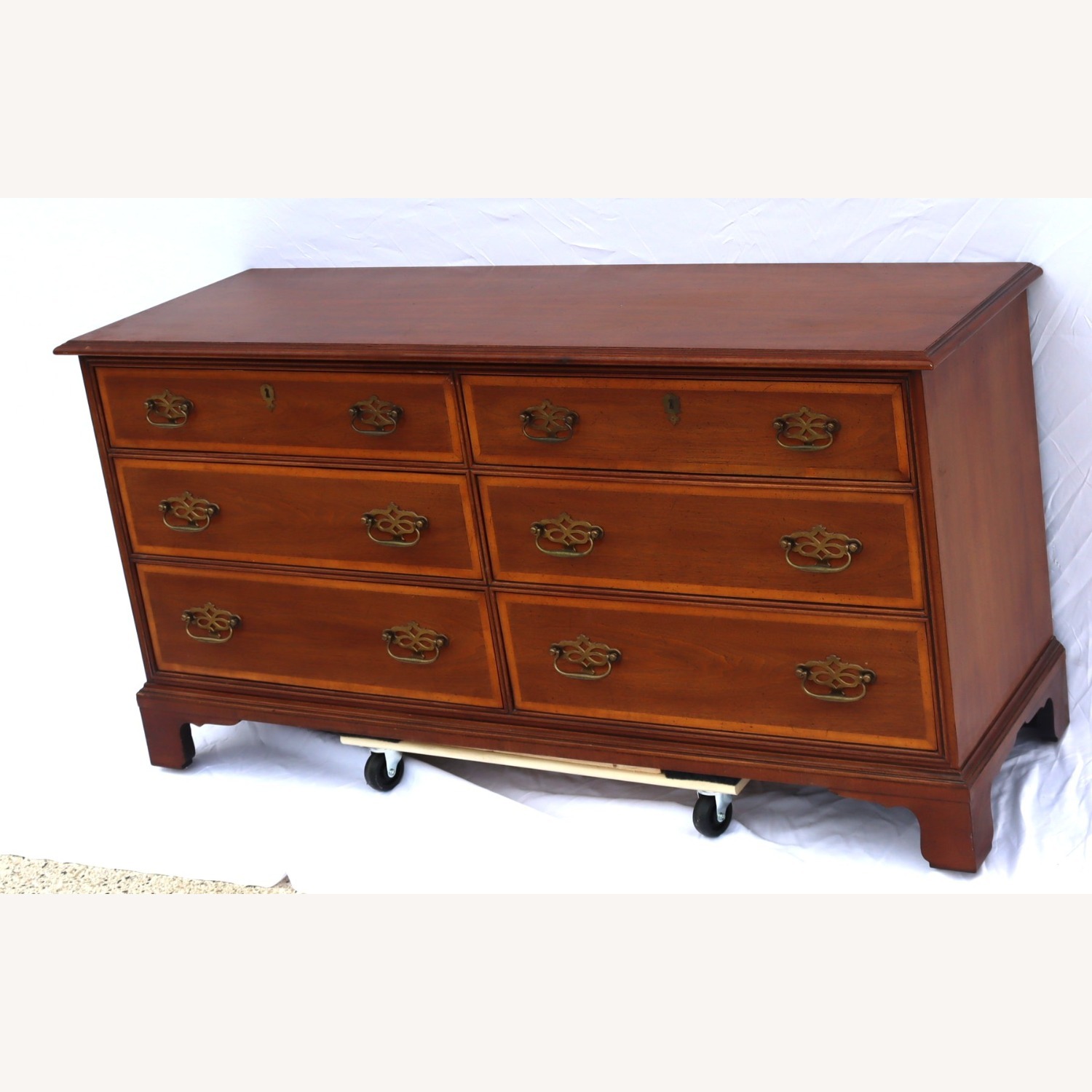 Henredon Furniture Medium-Size 6 Drawer Dresser - image-3