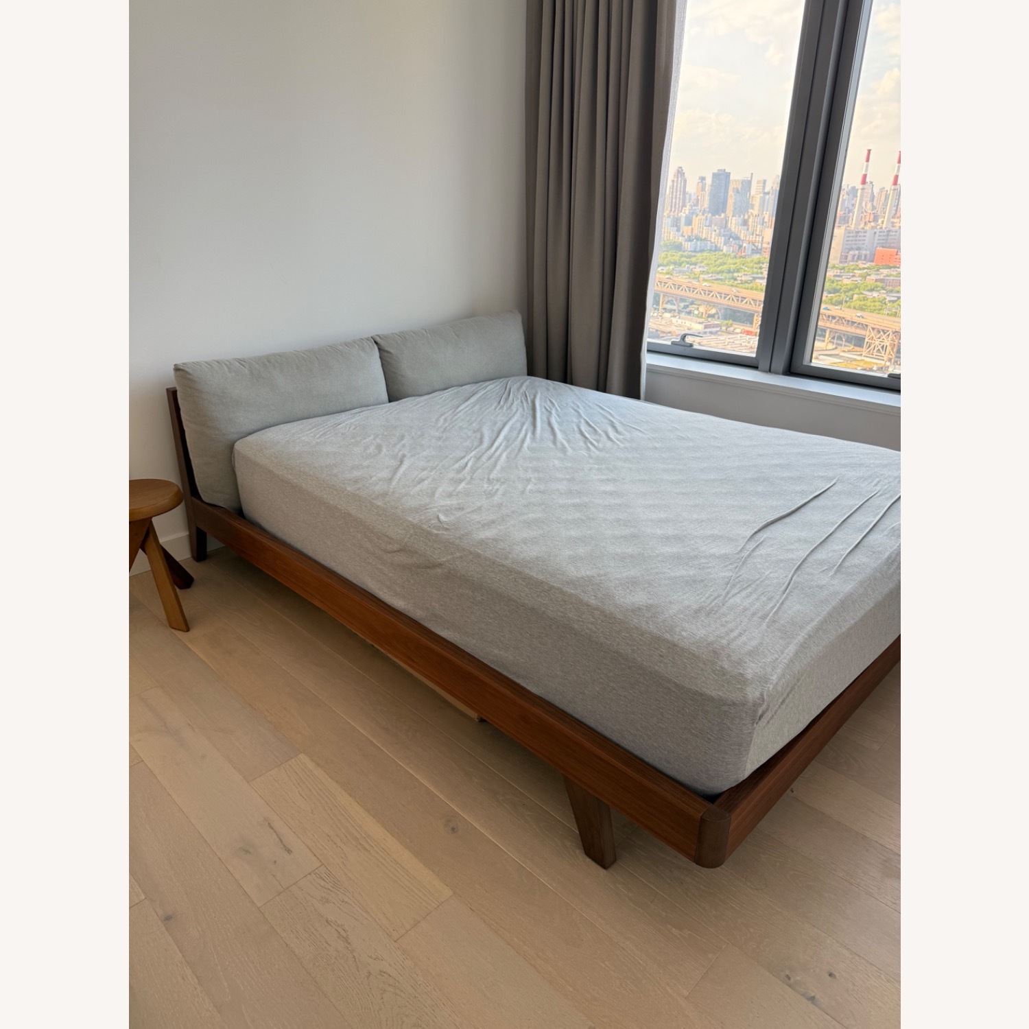 Rove Concepts Mikkel Light Gray Queen Bed - image-2