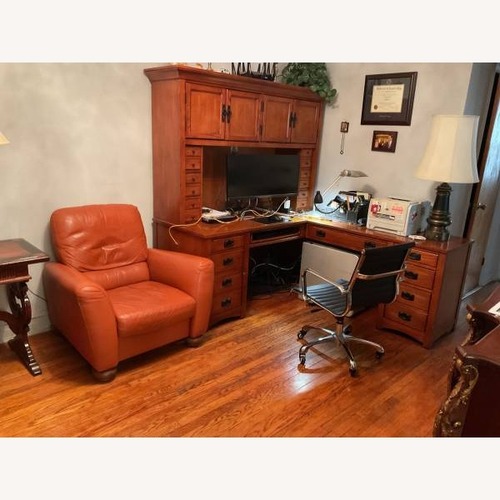 Used Vintage/Antique Desk for sale on AptDeco