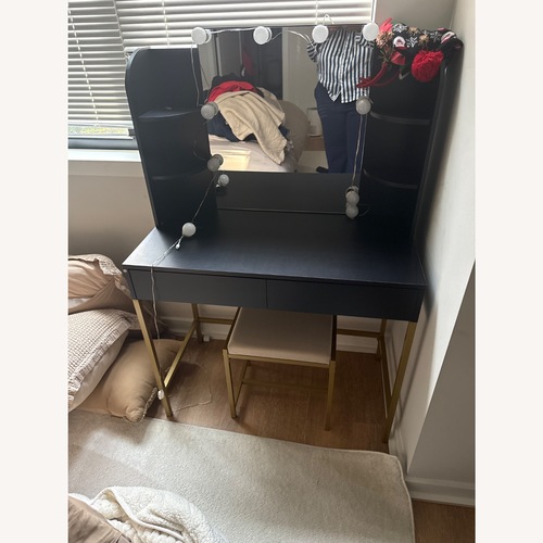 Used Amazon Desk for sale on AptDeco