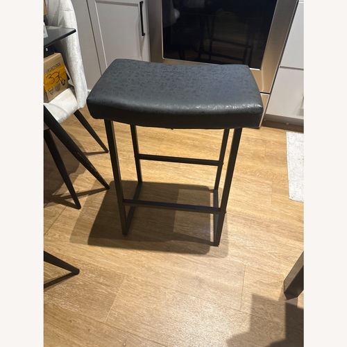 Used Amazon Benches for sale on AptDeco
