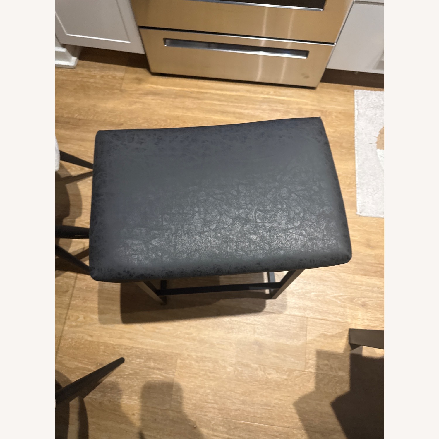 Amazon Benches - image-2