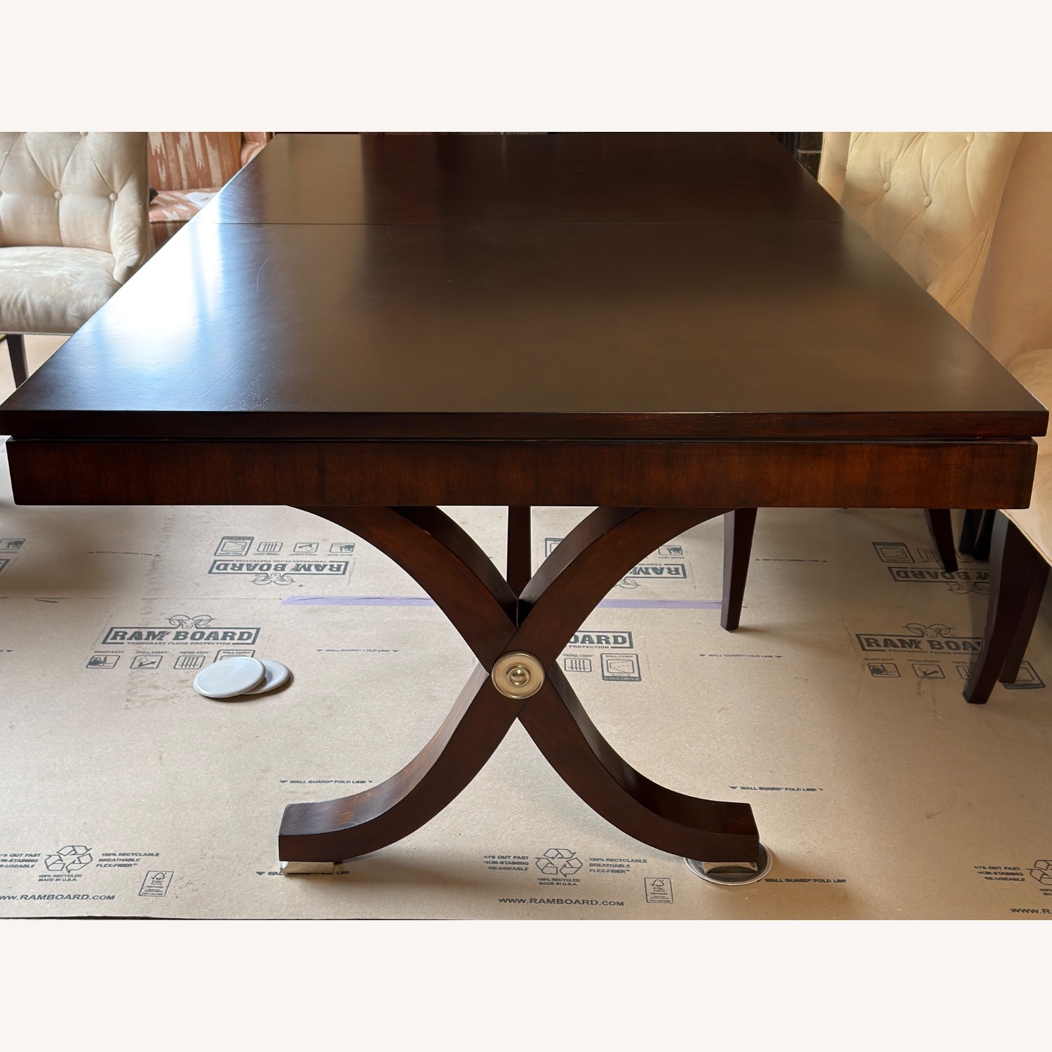 Table W Self Storing Leaf + 8 Chairs + Table Pads - image-2