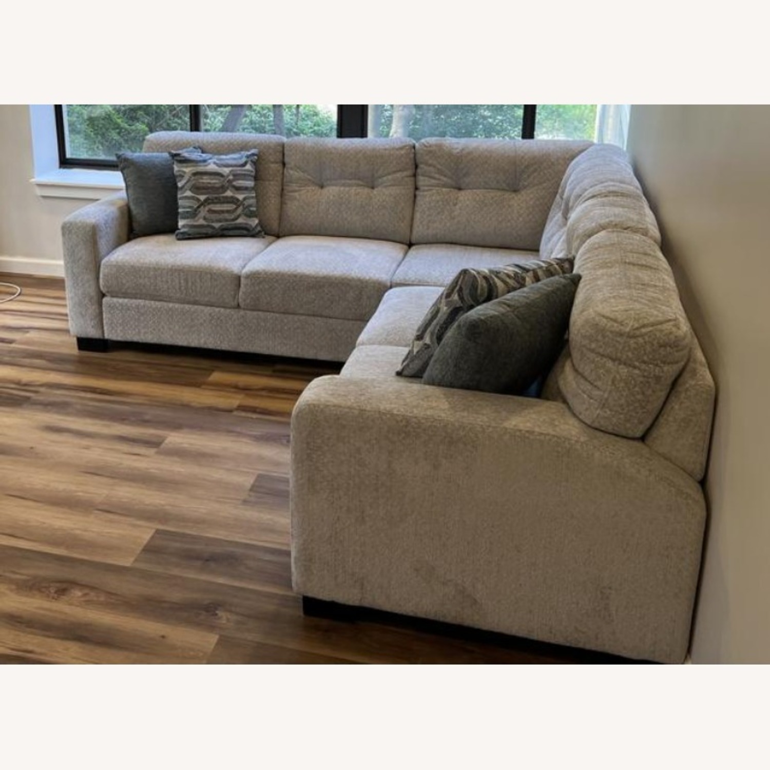Raymour & Flanigan Light Gray 3+ Piece Sectional - image-3