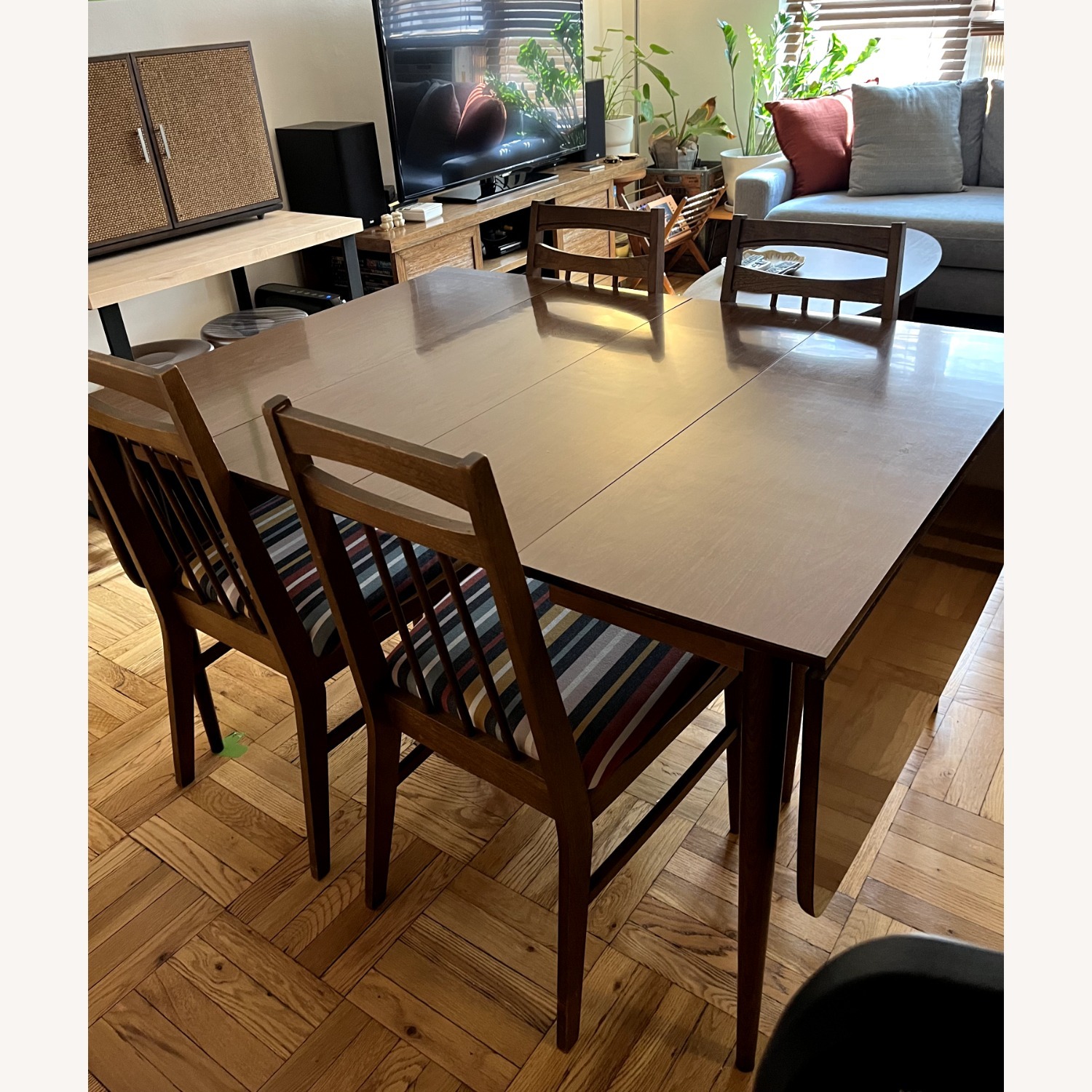 Bassett Dining Set with Six Chairs - image-3