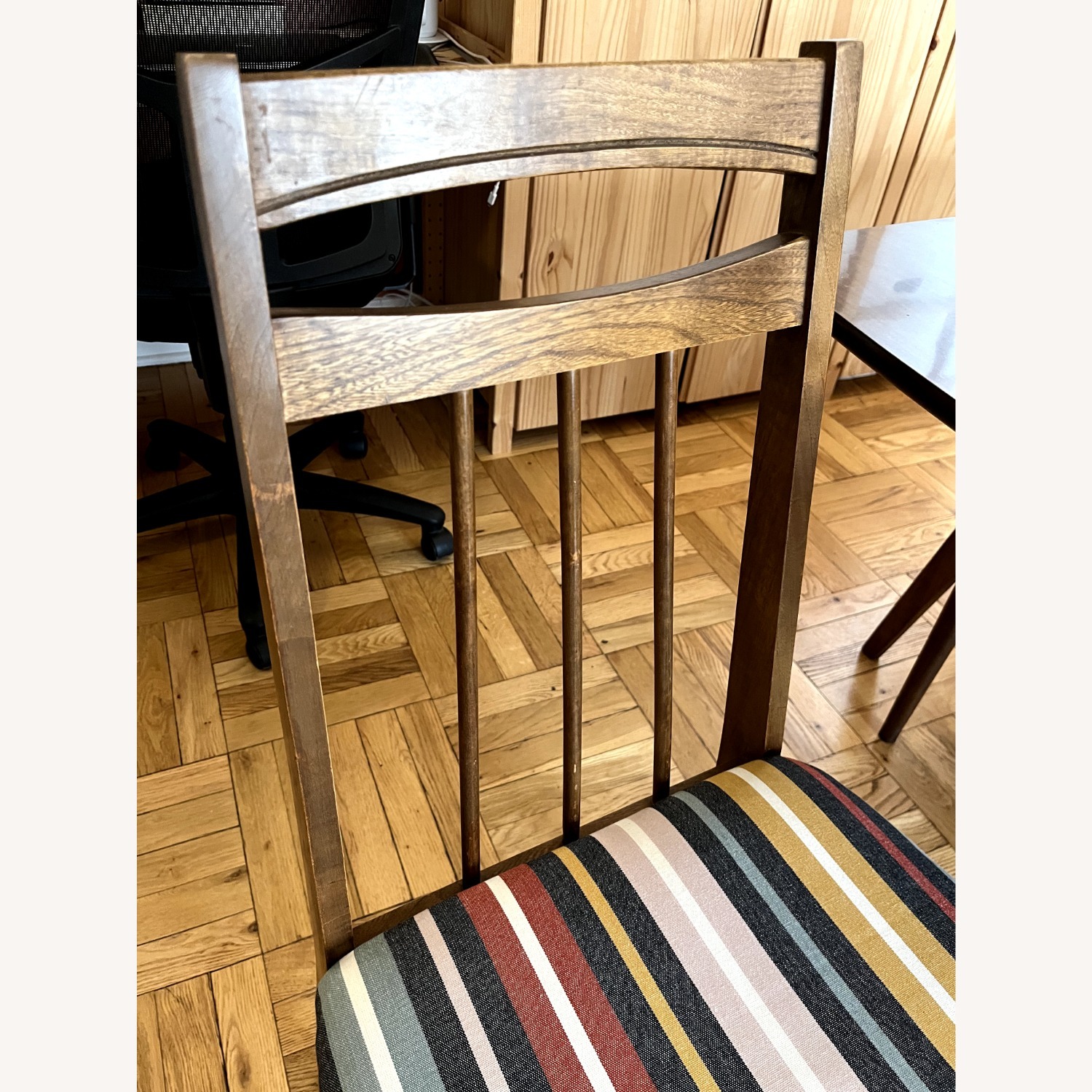 Bassett Dining Set with Six Chairs - image-4