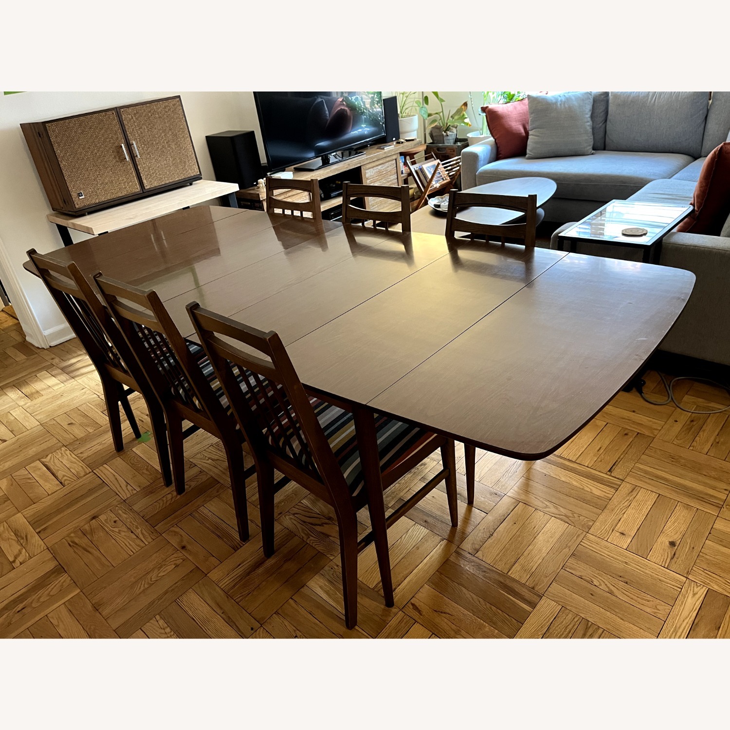 Bassett Dining Set with Six Chairs - image-5