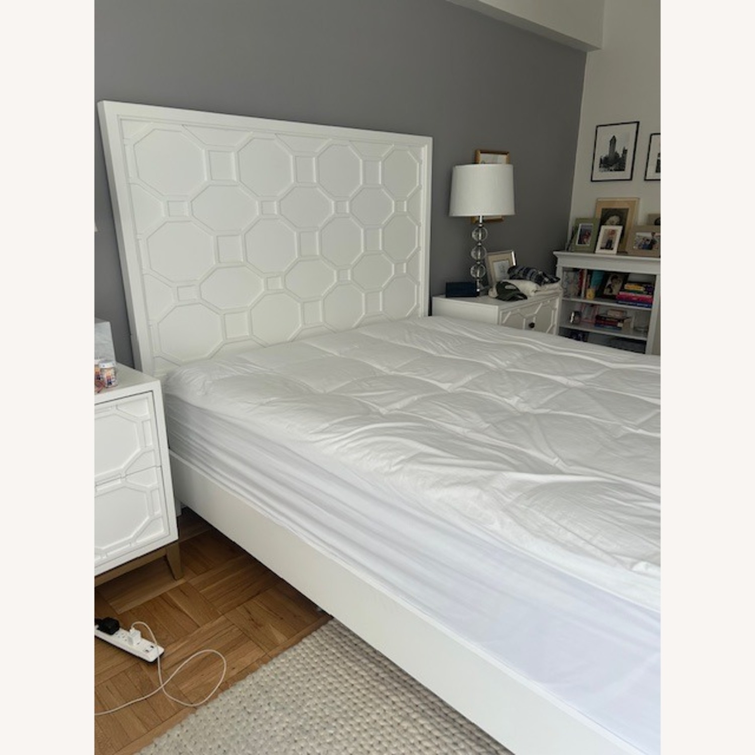 Chelsea White Modern Queen Bed - image-3