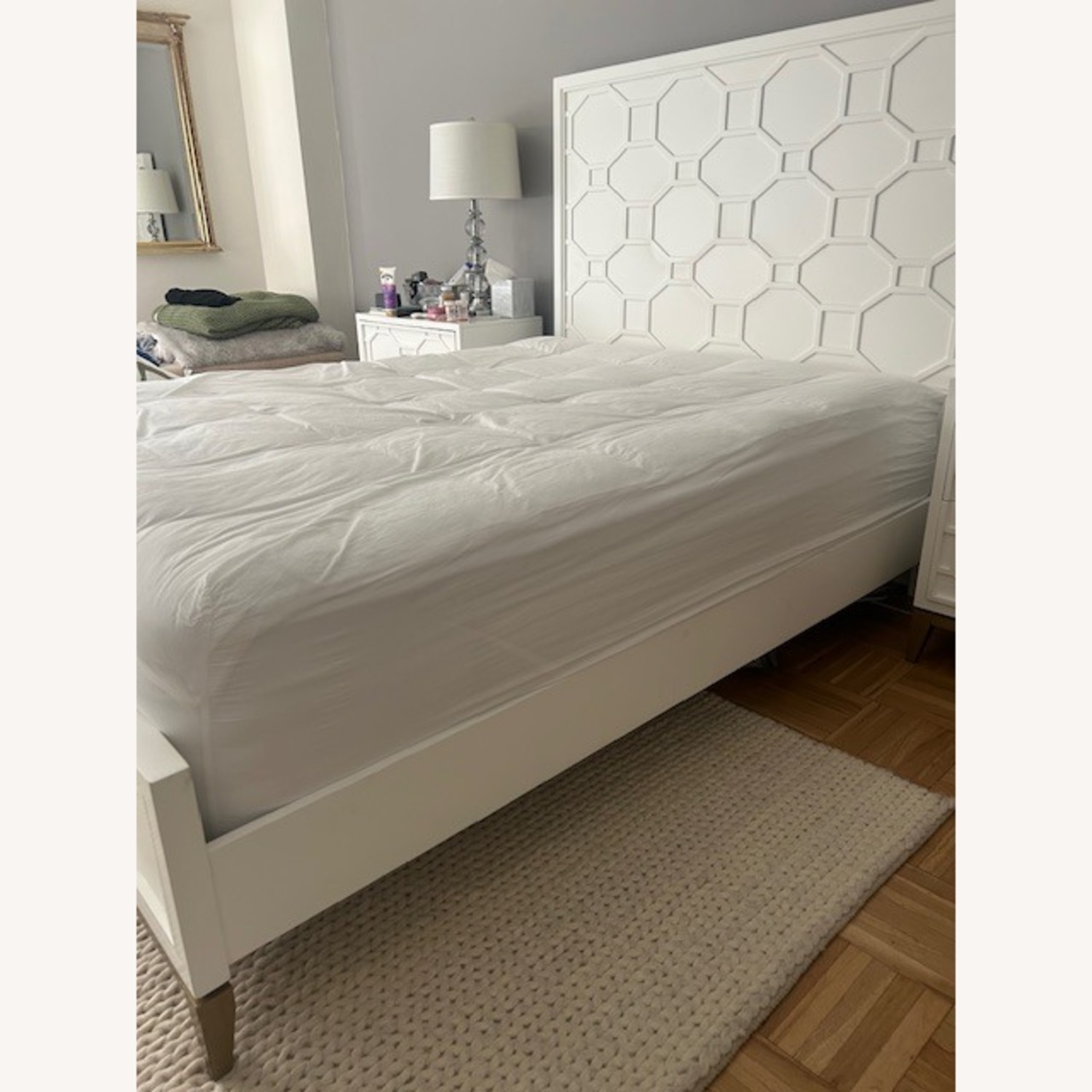 Chelsea White Modern Queen Bed - image-5
