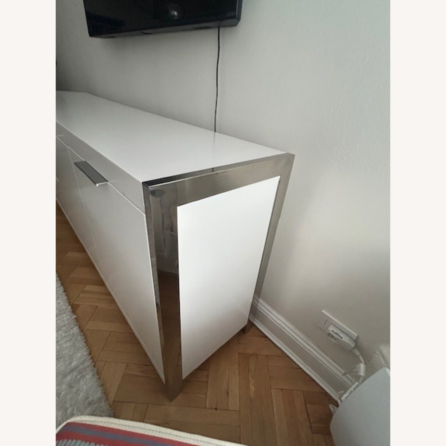 White Lacquer Sideboard - image-4