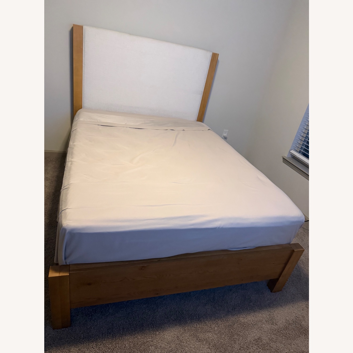 Rooms To Go Ithaca Natural Wood Queen Bed - image-1