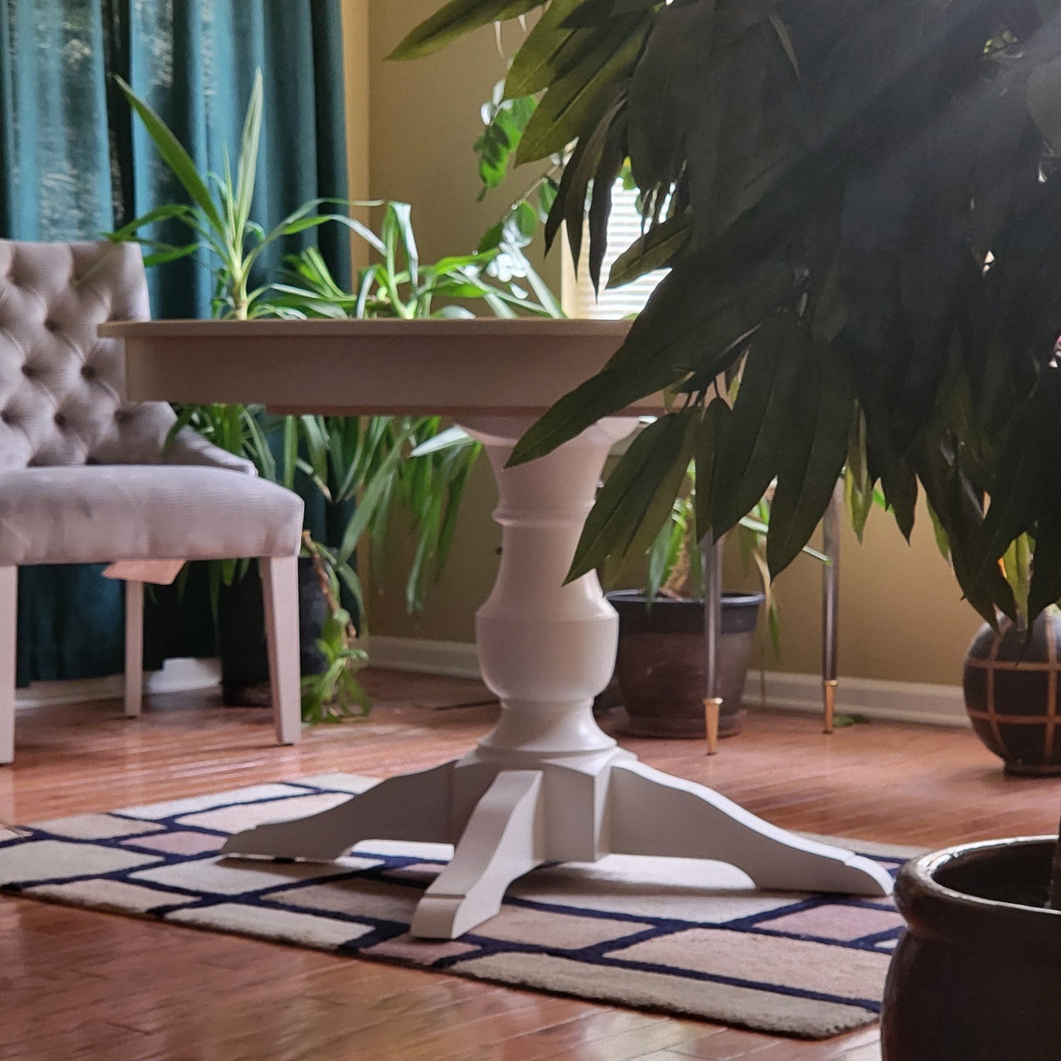 Canadel Pedestal Round Table 48" - image-2