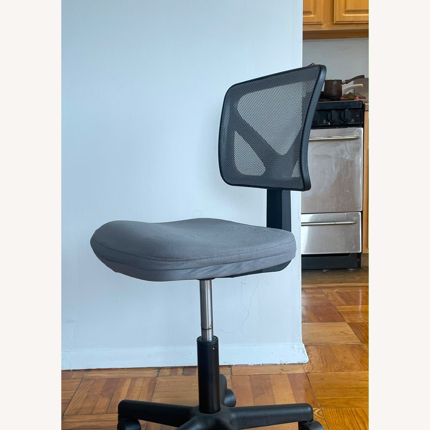Low Back Cheap Desk Chair - image-1
