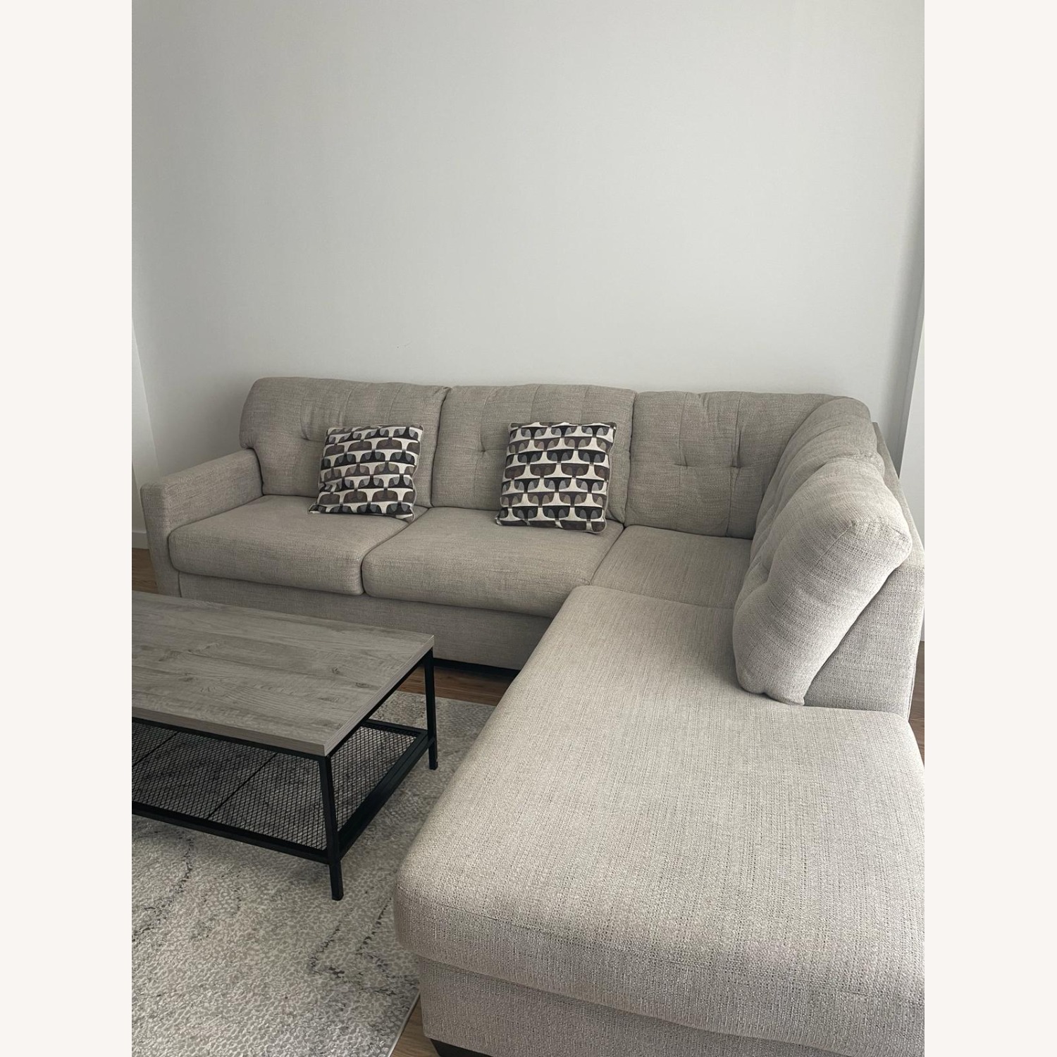 Mahoney 2-Piece Sectional with Chaise - image-2