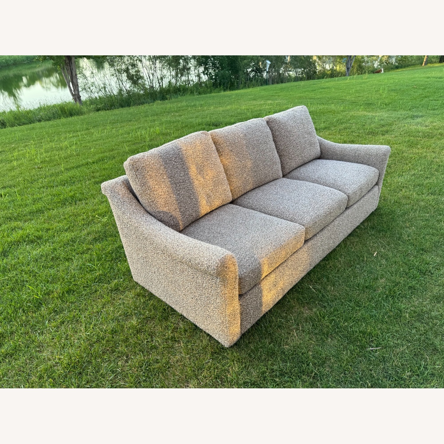 Hooker Furniture Corporation 3+ Seater Sofa - image-2