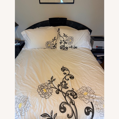 Used Vintage/Antique Finds Black Full Bed for sale on AptDeco