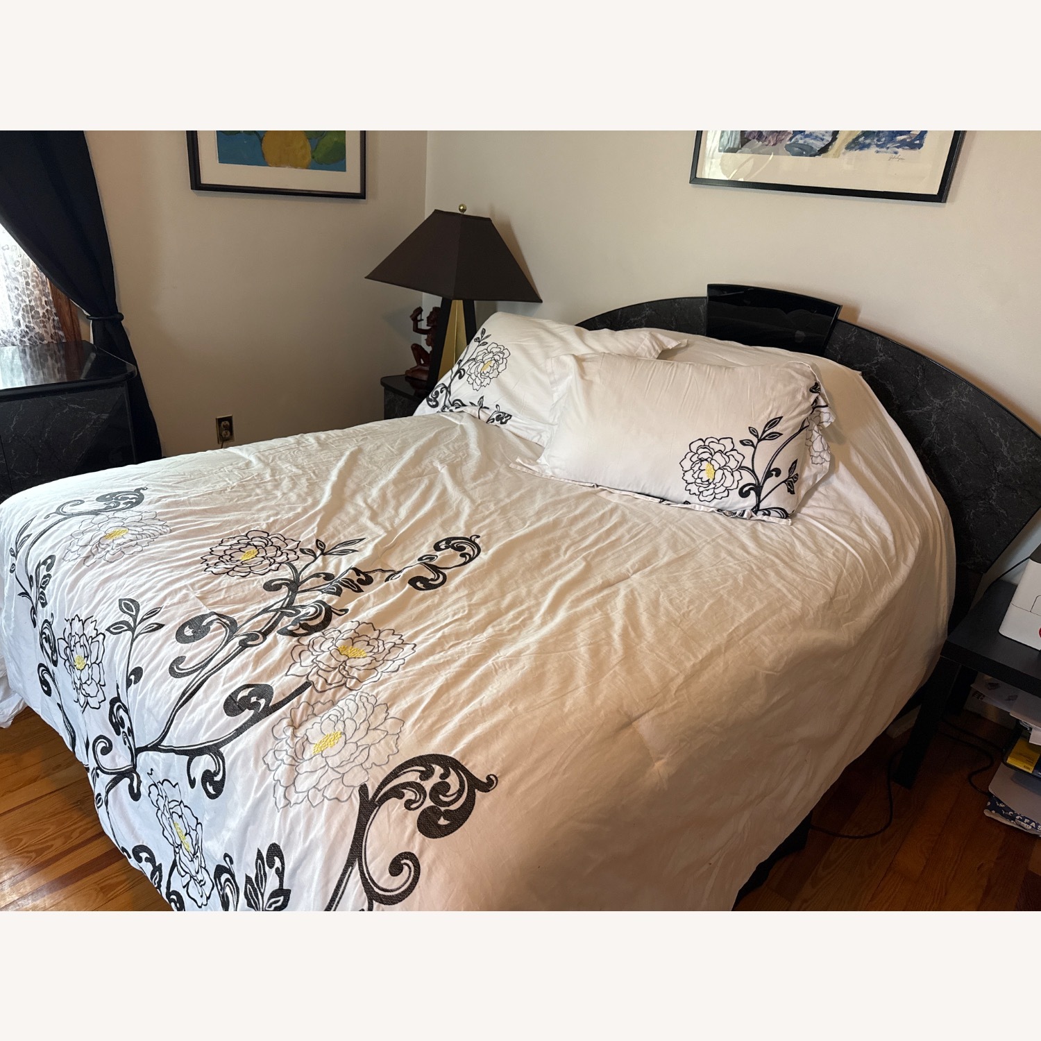 Vintage/Antique Finds Black Full Bed - image-3