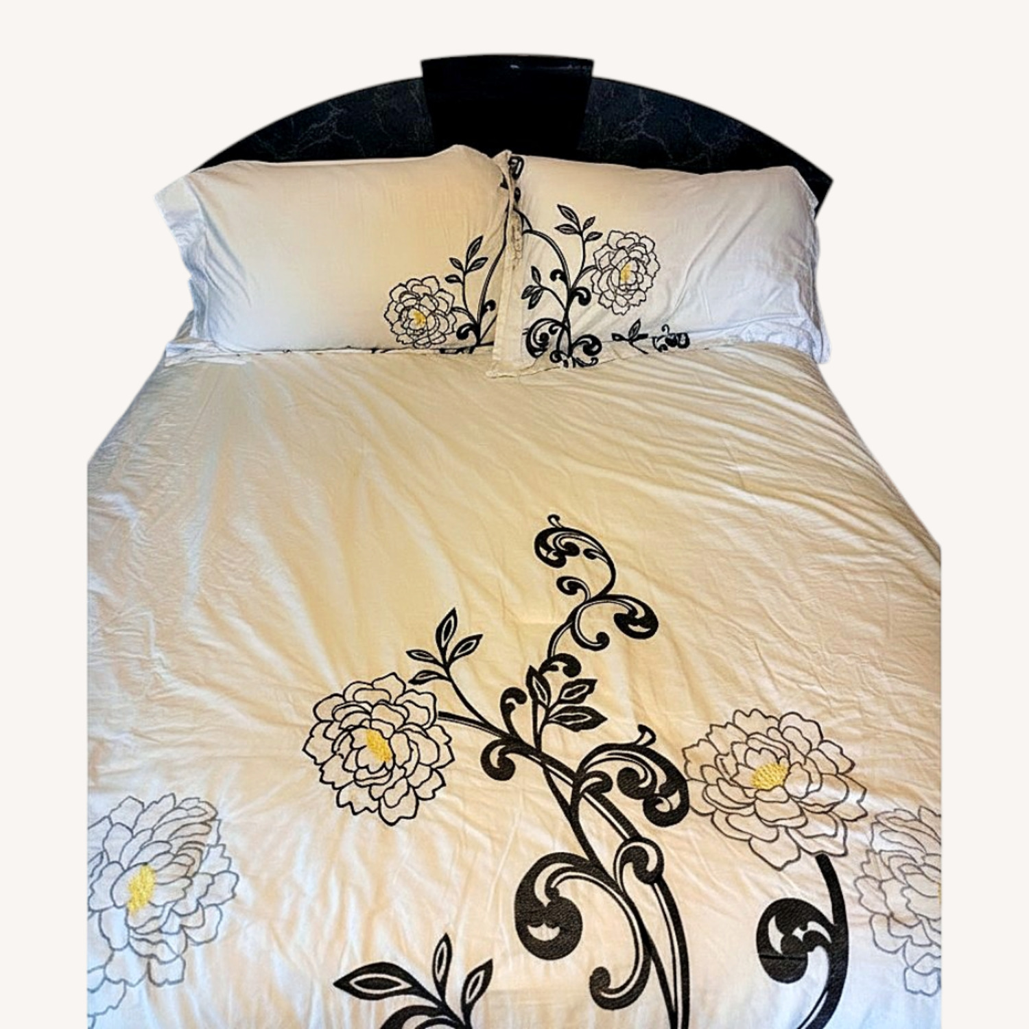 Vintage/Antique Finds Black Full Bed - image-0