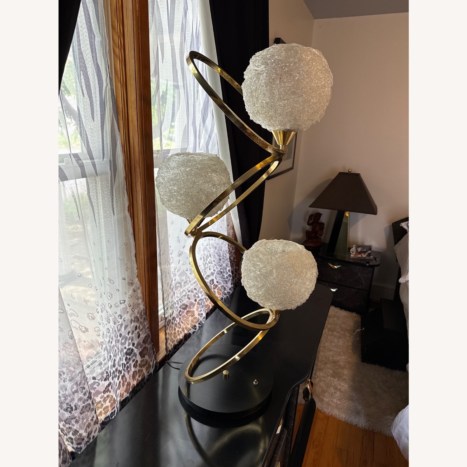 Vintage/Antique Finds Metal Table Lamp - image-3