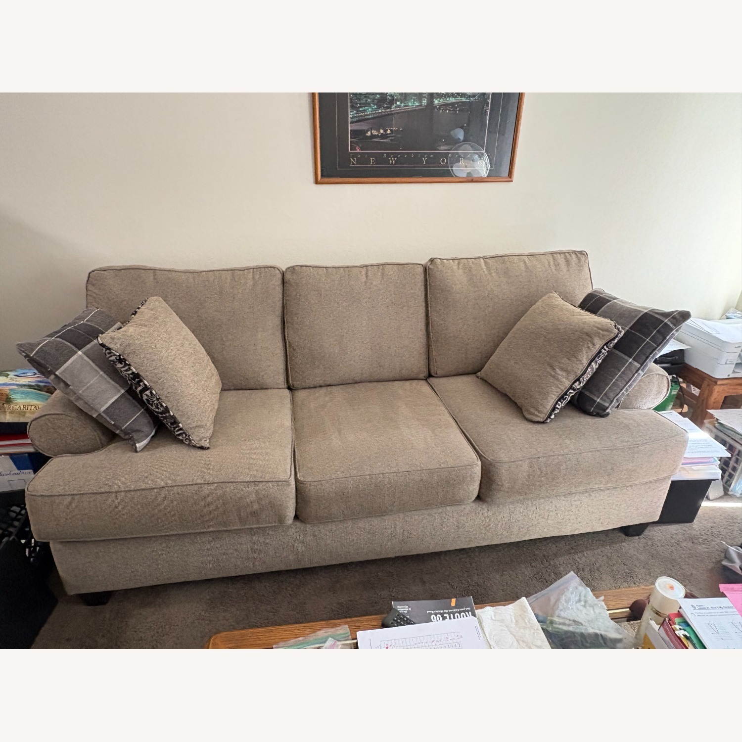 Broyhill Furniture 3+ Seater Sofa - image-2